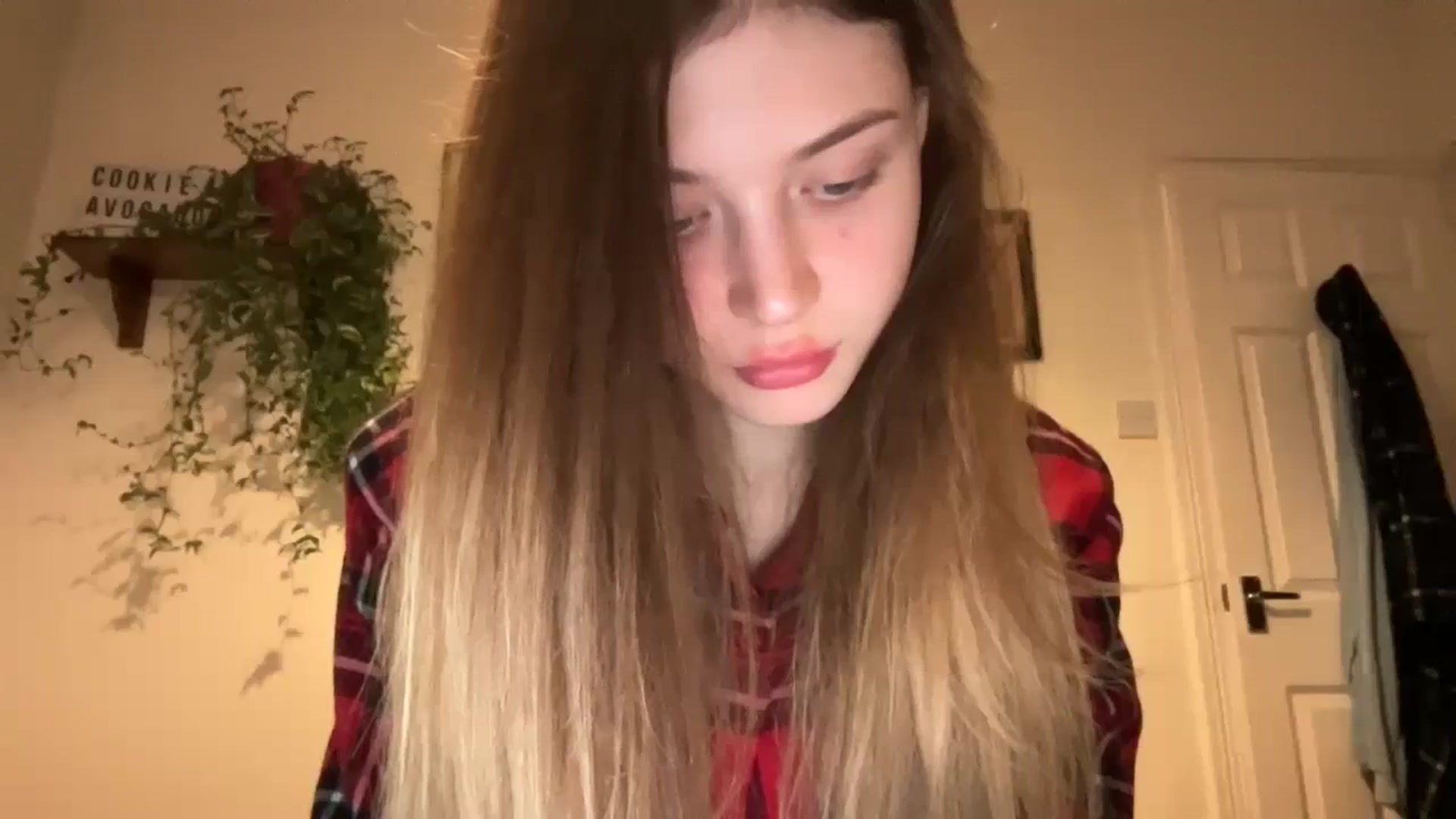 Gallery image thumbnail from Coconut_dream's myfreecams stream on, 03/11/2024, 21:32 image 2 of 20