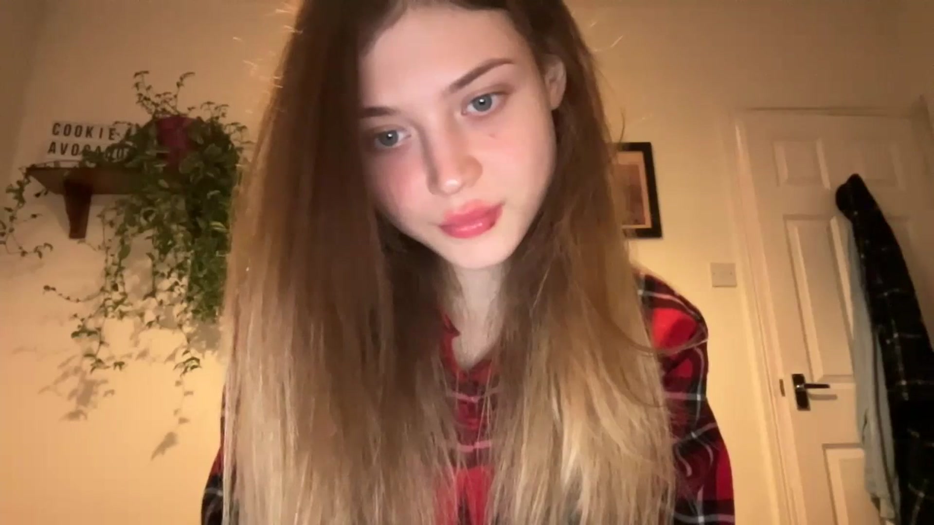 Gallery image thumbnail from Coconut_dream's myfreecams stream on, 03/11/2024, 21:32 image 7 of 20