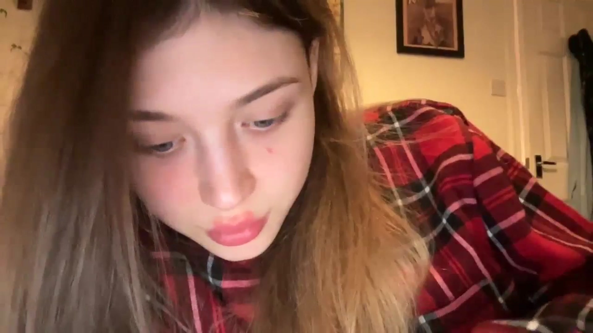Gallery image thumbnail from Coconut_dream's myfreecams stream on, 03/11/2024, 21:32 image 15 of 20