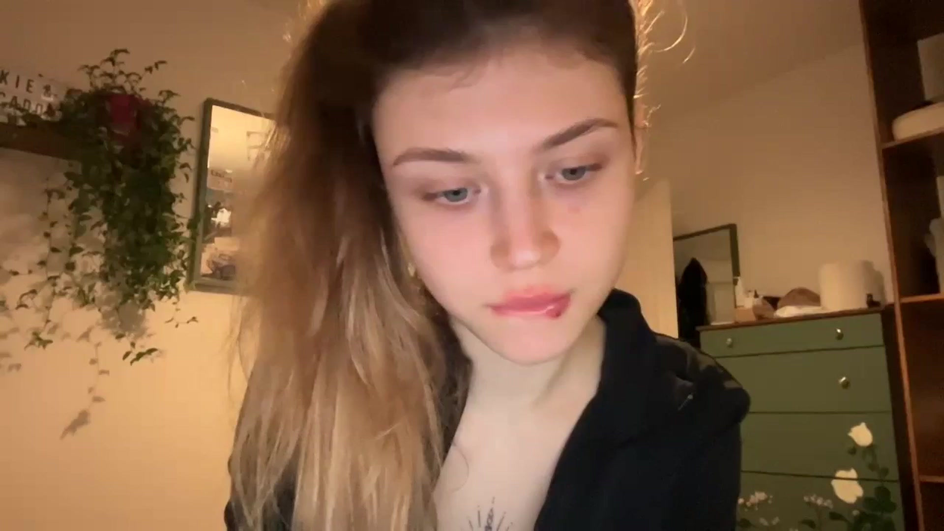 Gallery image thumbnail from Coconut_dream's myfreecams stream on, 03/12/2024, 19:59 image 1 of 20