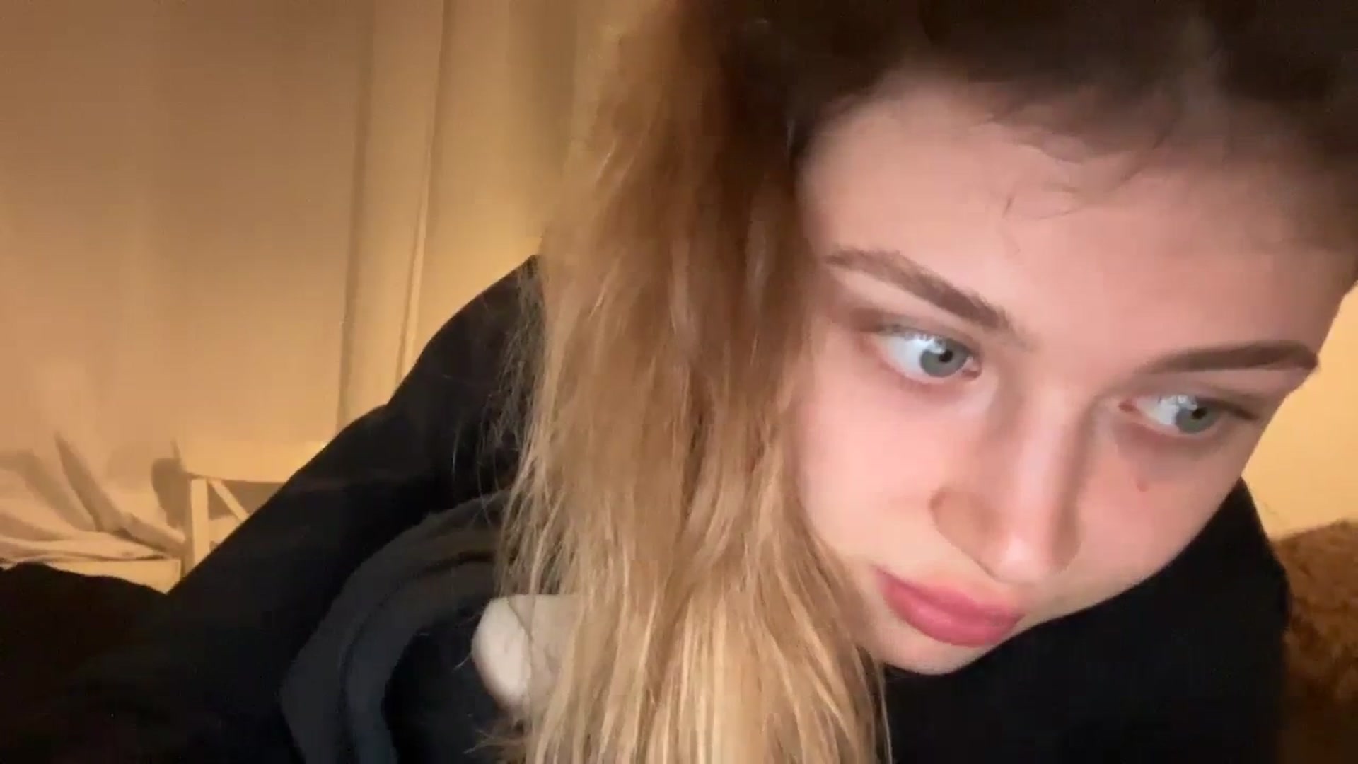 Gallery image thumbnail from Coconut_dream's myfreecams stream on, 03/12/2024, 19:59 image 11 of 20