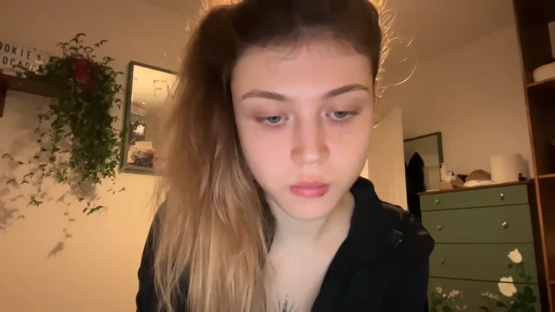Gallery image thumbnail from Coconut_dream's myfreecams stream on, 03/12/2024, 19:59 image 5 of 20