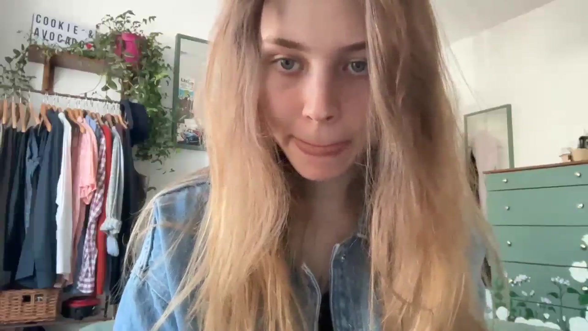Gallery image thumbnail from Coconut_dream's myfreecams stream on, 03/20/2024, 13:20 image 7 of 20