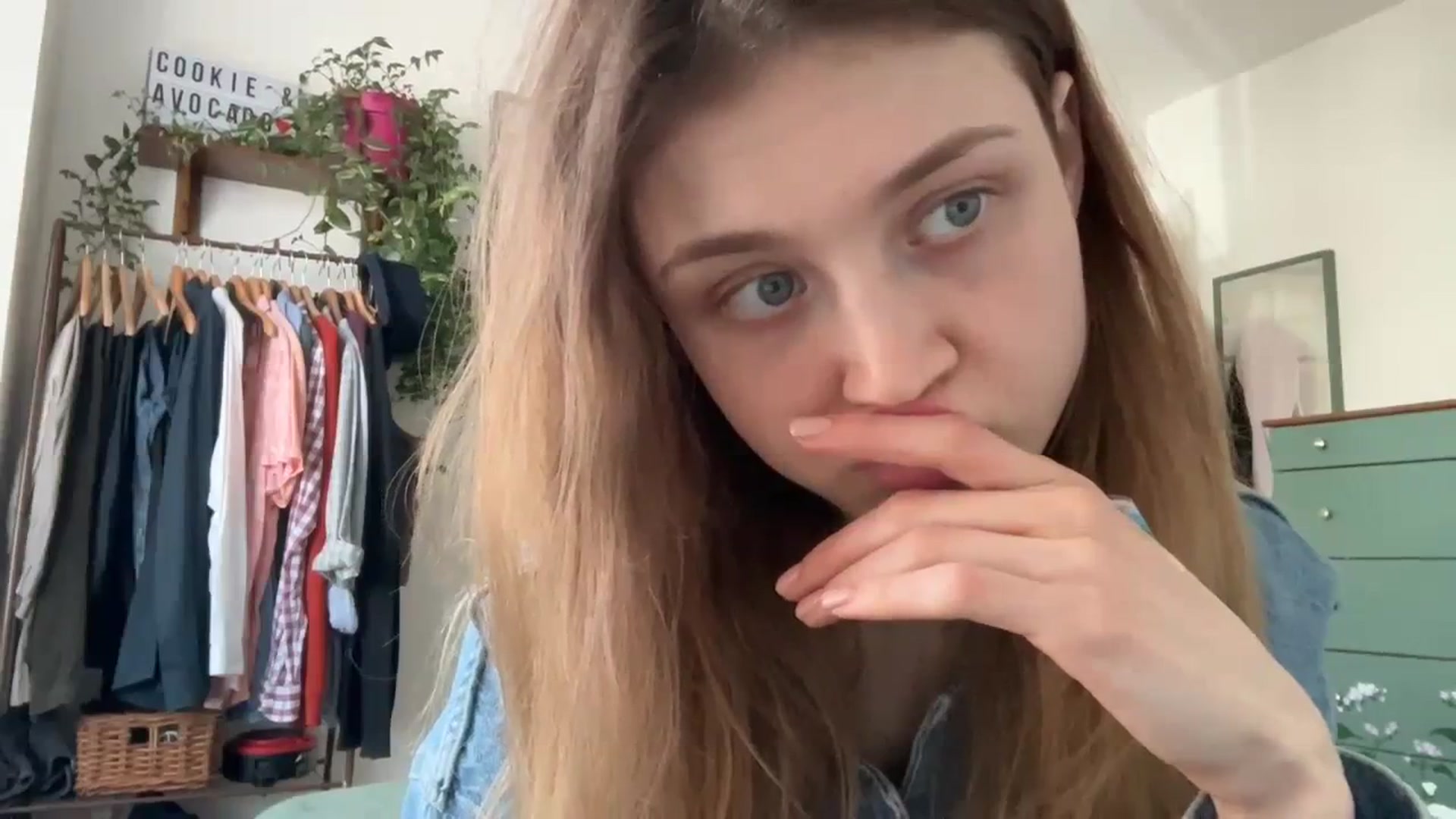 Gallery image thumbnail from Coconut_dream's myfreecams stream on, 03/20/2024, 13:20 image 13 of 20