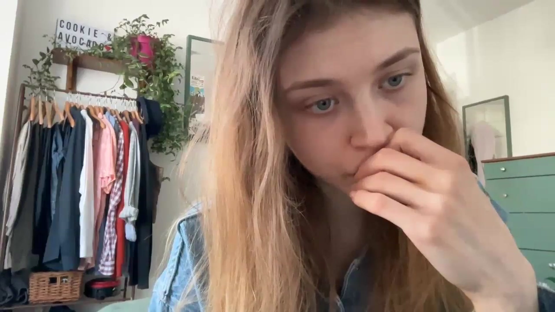 Gallery image thumbnail from Coconut_dream's myfreecams stream on, 03/20/2024, 13:20 image 12 of 20