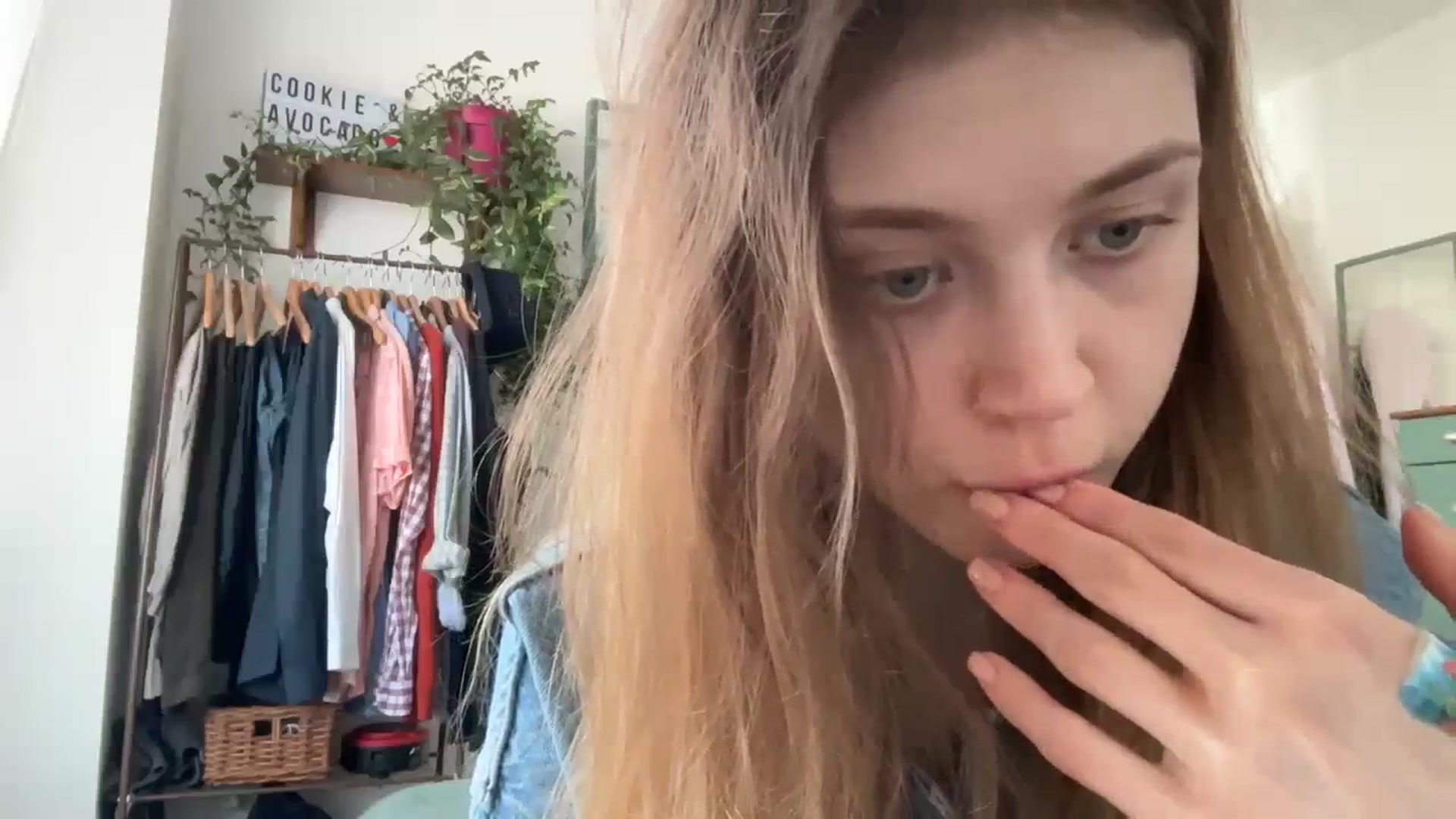 Gallery image thumbnail from Coconut_dream's myfreecams stream on, 03/20/2024, 13:20 image 19 of 20