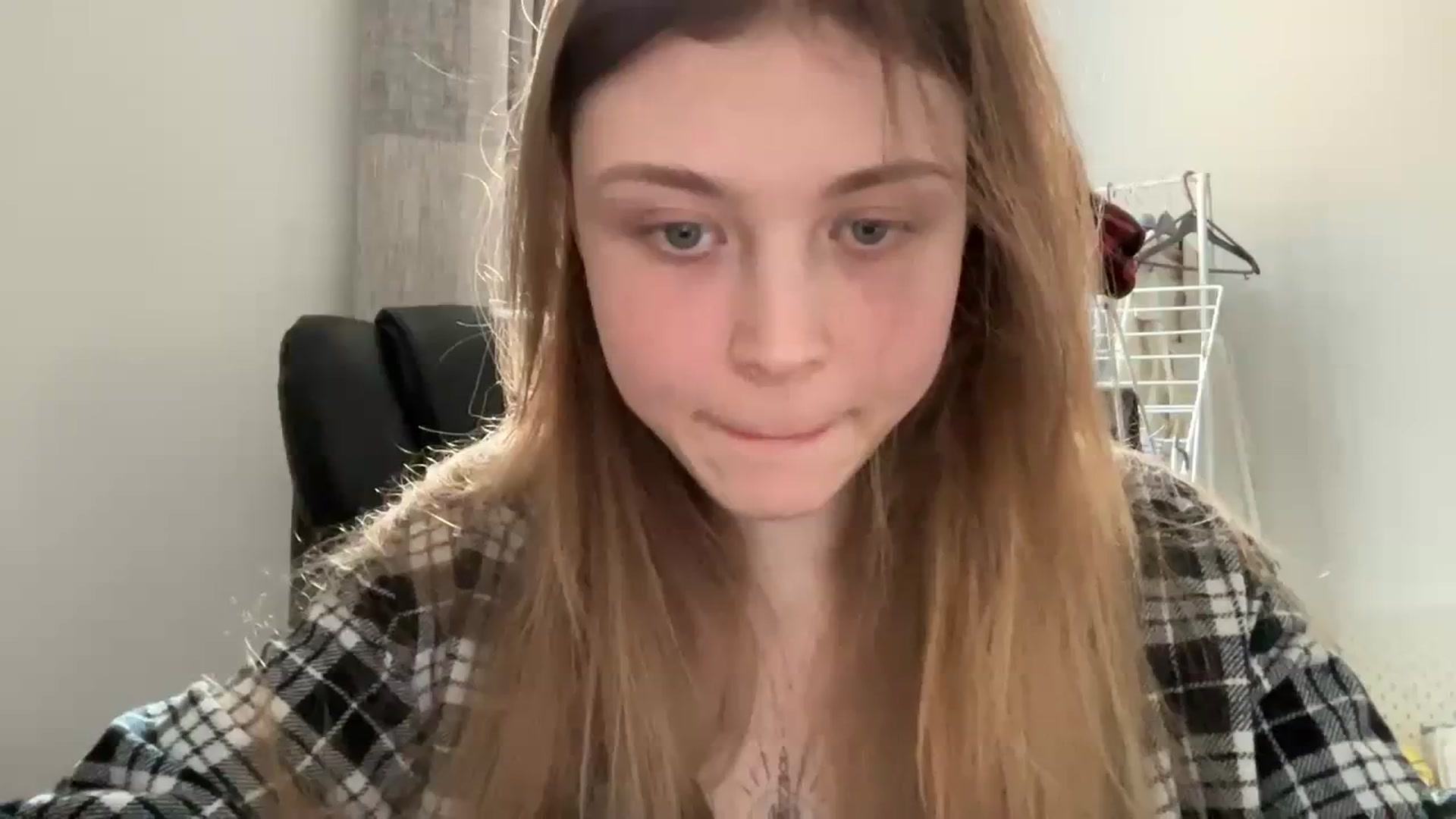 Gallery image thumbnail from Coconut_dream's myfreecams stream on, 04/04/2024, 16:00 image 1 of 20