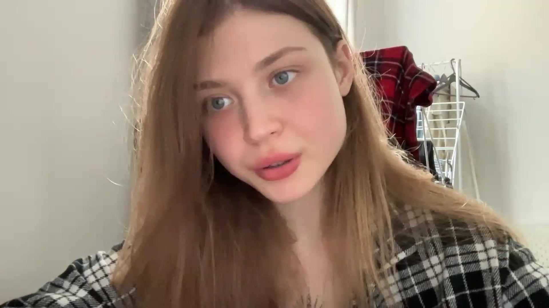 Gallery image thumbnail from Coconut_dream's myfreecams stream on, 04/04/2024, 16:00 image 8 of 20