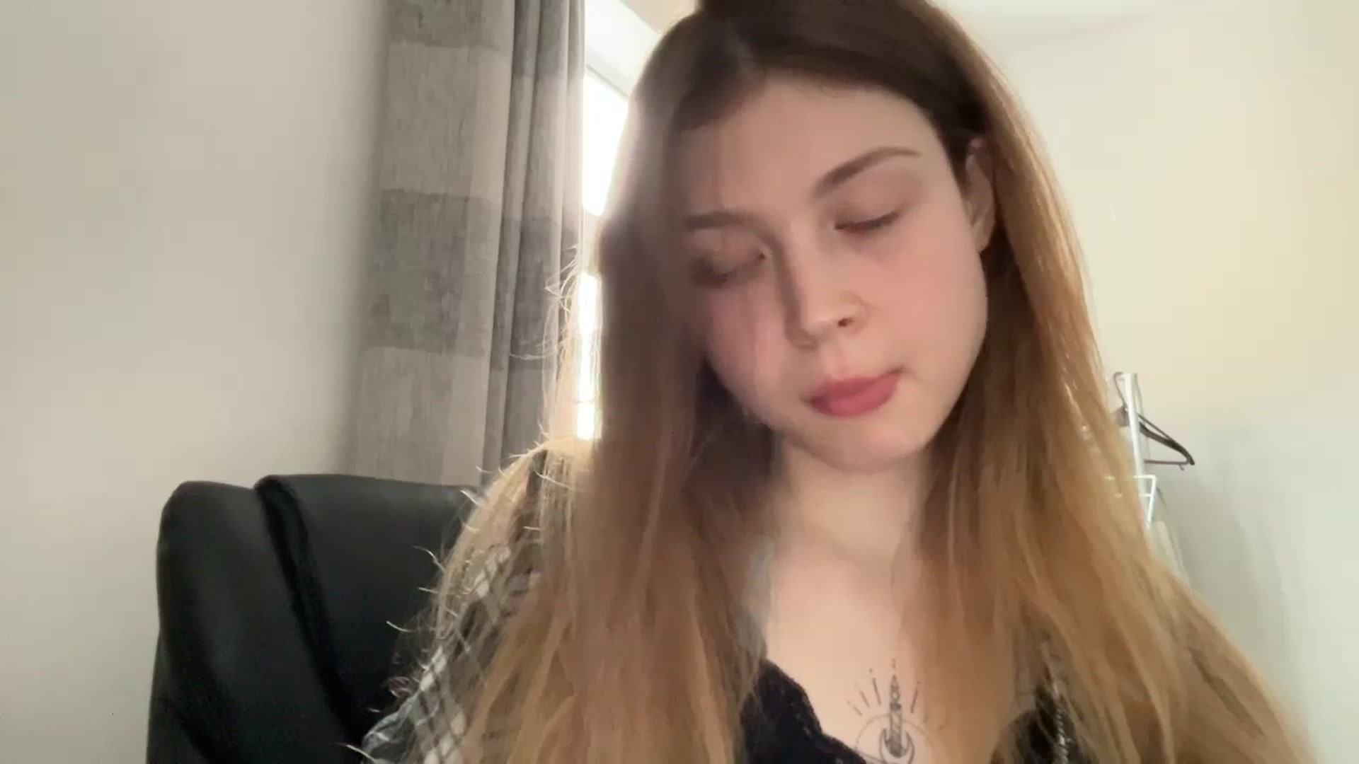 Gallery image thumbnail from Coconut_dream's myfreecams stream on, 04/04/2024, 16:00 image 20 of 20