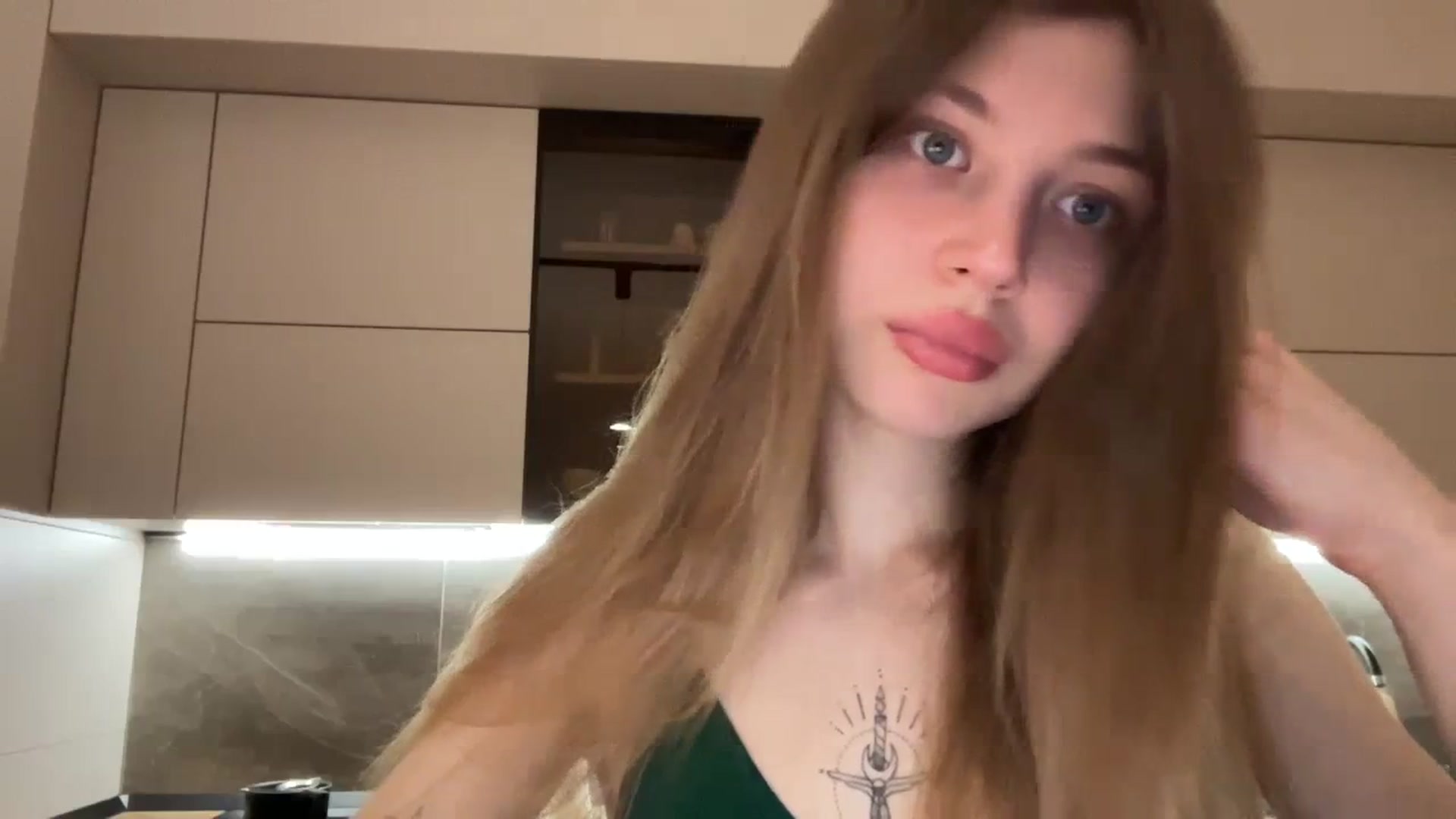 Gallery image thumbnail from Coconut_dream's myfreecams stream on, 04/12/2024, 20:53 image 2 of 20