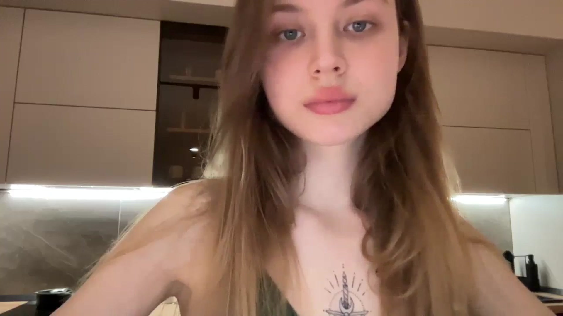 Gallery image thumbnail from Coconut_dream's myfreecams stream on, 04/12/2024, 20:53 image 9 of 20
