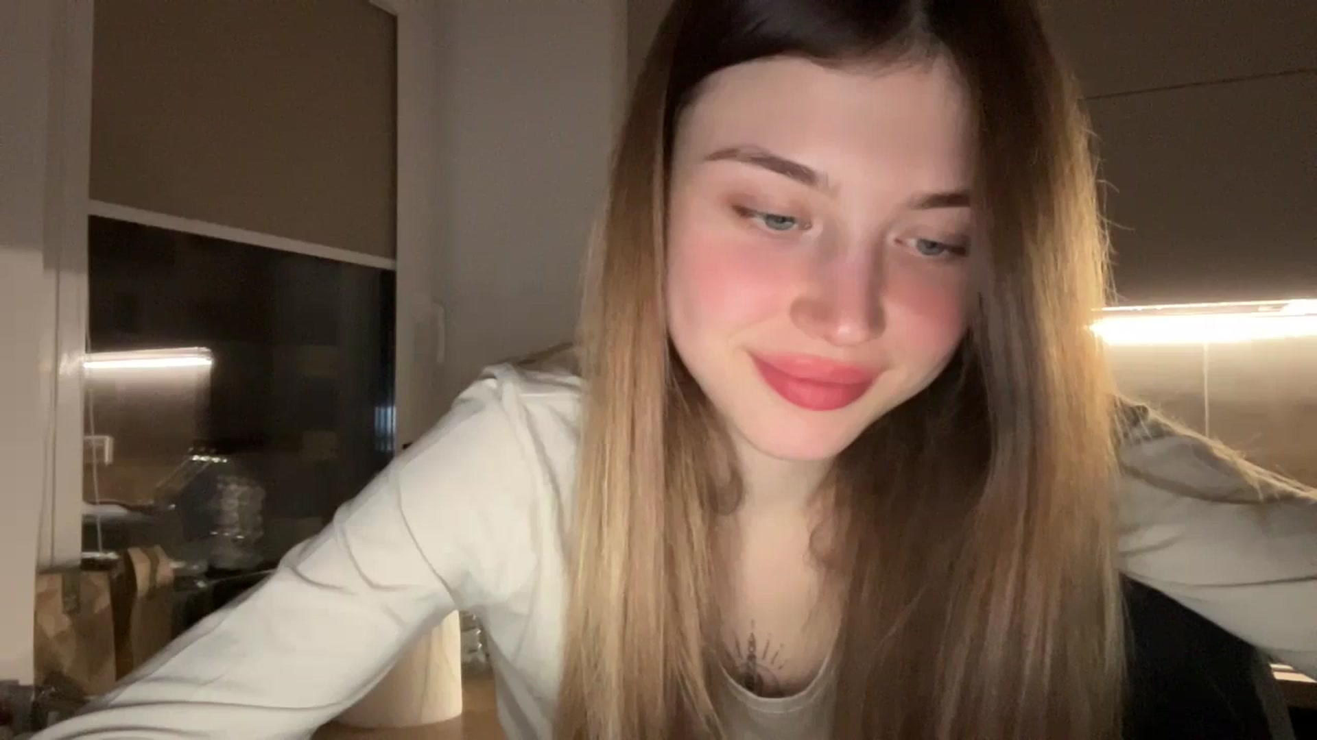 Gallery image thumbnail from Coconut_dream's myfreecams stream on, 04/20/2024, 20:55 image 19 of 20