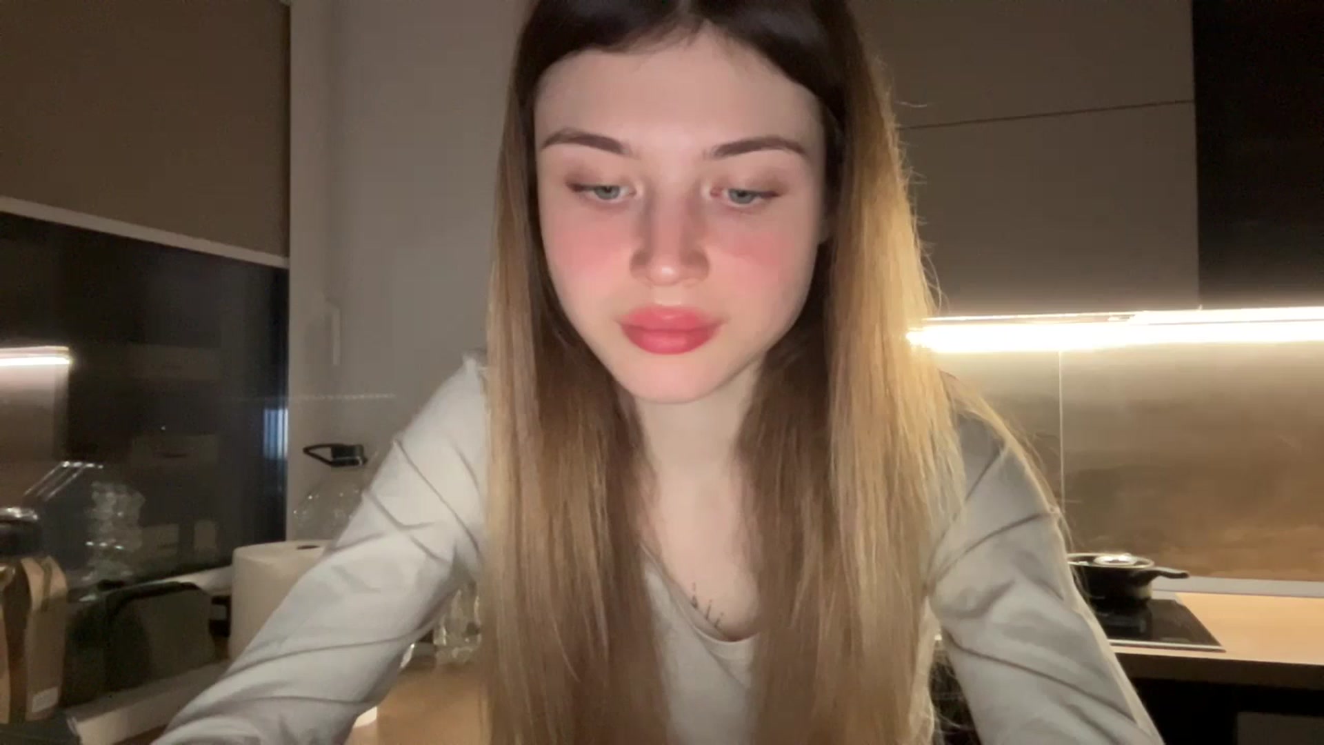 Gallery image thumbnail from Coconut_dream's myfreecams stream on, 04/20/2024, 20:55 image 6 of 20