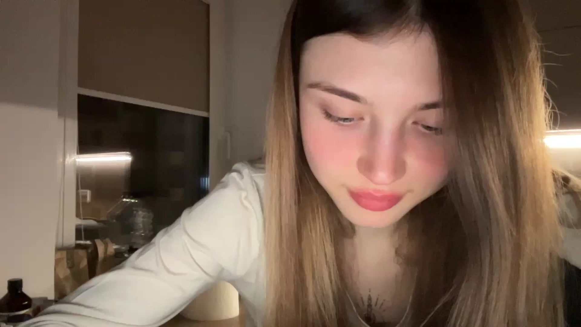 Gallery image thumbnail from Coconut_dream's myfreecams stream on, 04/20/2024, 20:55 image 17 of 20