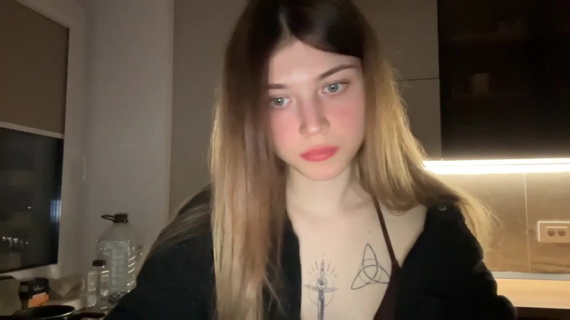 Gallery image thumbnail from Coconut_dream's myfreecams stream on, 04/22/2024, 21:07 image 1 of 20