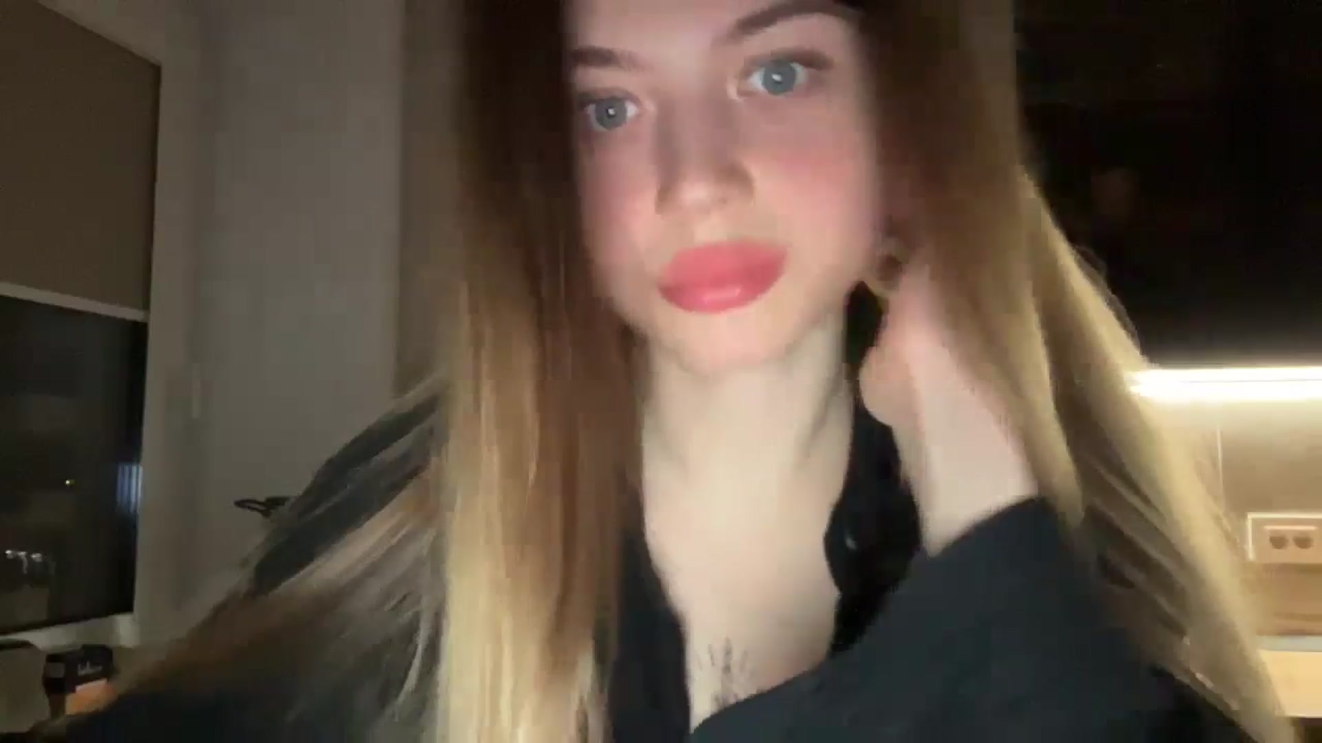 Gallery image thumbnail from Coconut_dream's myfreecams stream on, 04/22/2024, 21:07 image 11 of 20