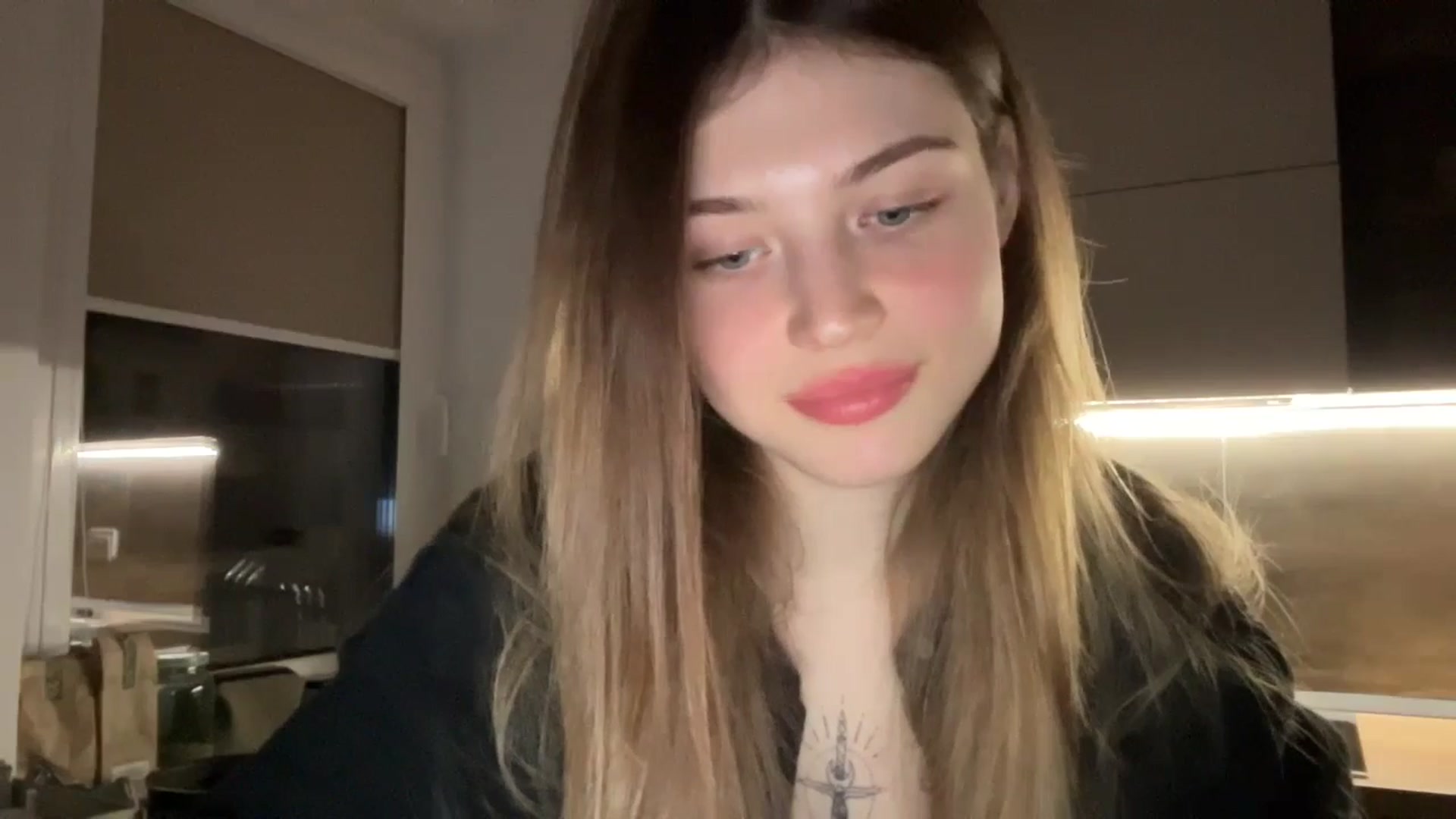 Gallery image thumbnail from Coconut_dream's myfreecams stream on, 04/22/2024, 21:07 image 20 of 20