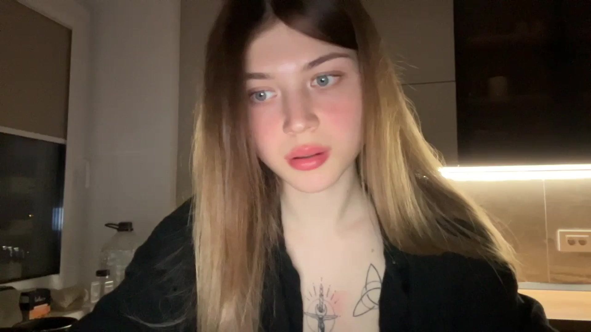 Gallery image thumbnail from Coconut_dream's myfreecams stream on, 04/22/2024, 21:07 image 10 of 20