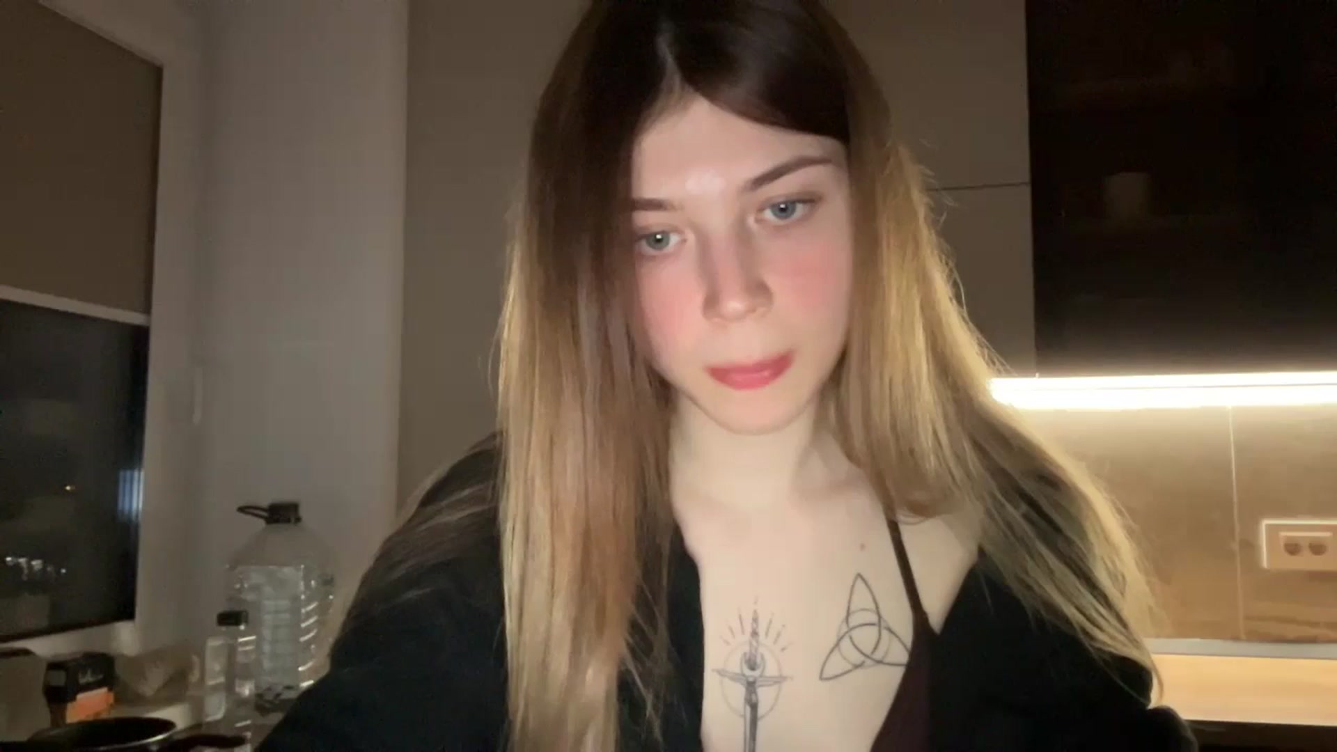 Gallery image thumbnail from Coconut_dream's myfreecams stream on, 04/22/2024, 21:07 image 2 of 20