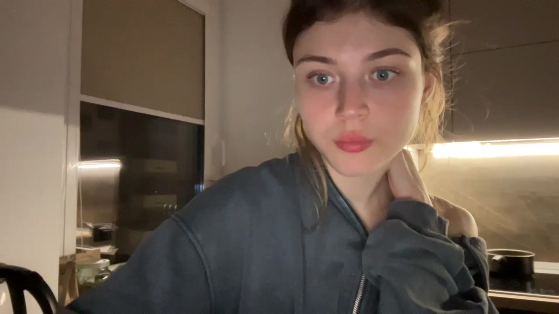 Gallery image thumbnail from Coconut_dream's myfreecams stream on, 04/25/2024, 21:44 image 15 of 20