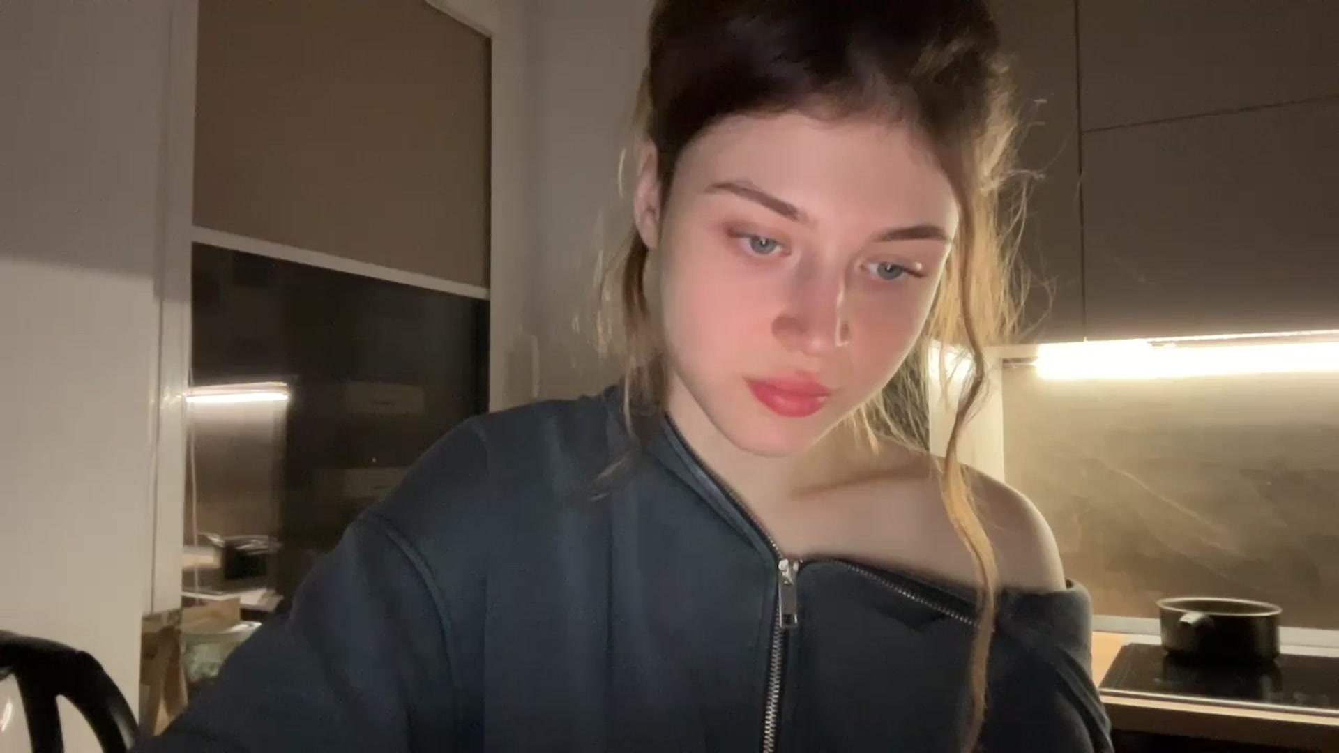 Gallery image thumbnail from Coconut_dream's myfreecams stream on, 04/25/2024, 21:44 image 16 of 20