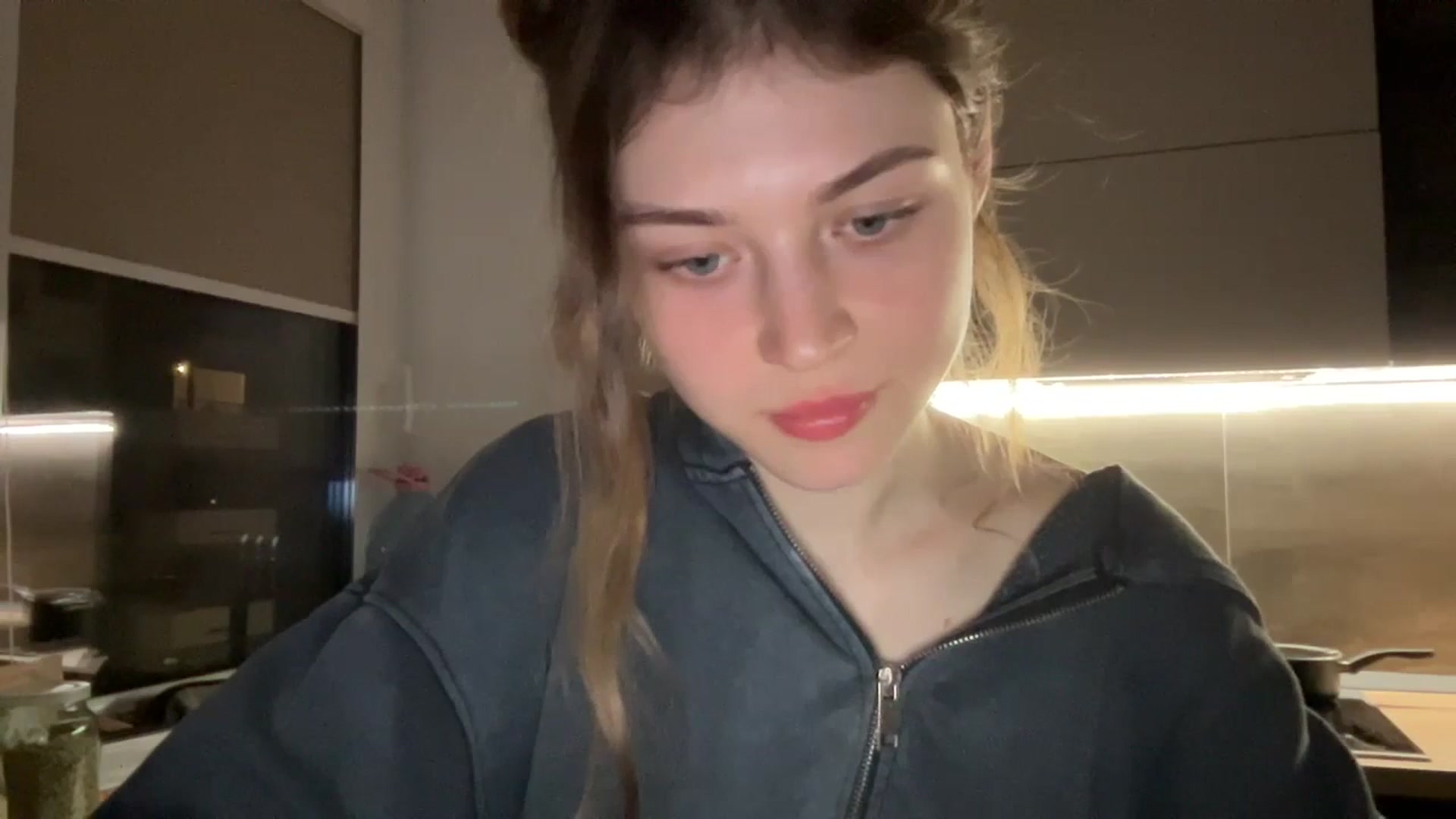 Gallery image thumbnail from Coconut_dream's myfreecams stream on, 04/25/2024, 21:44 image 9 of 20
