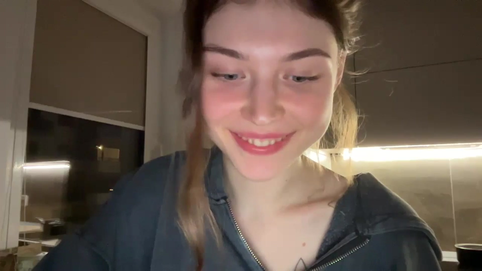 Gallery image thumbnail from Coconut_dream's myfreecams stream on, 04/25/2024, 21:44 image 6 of 20