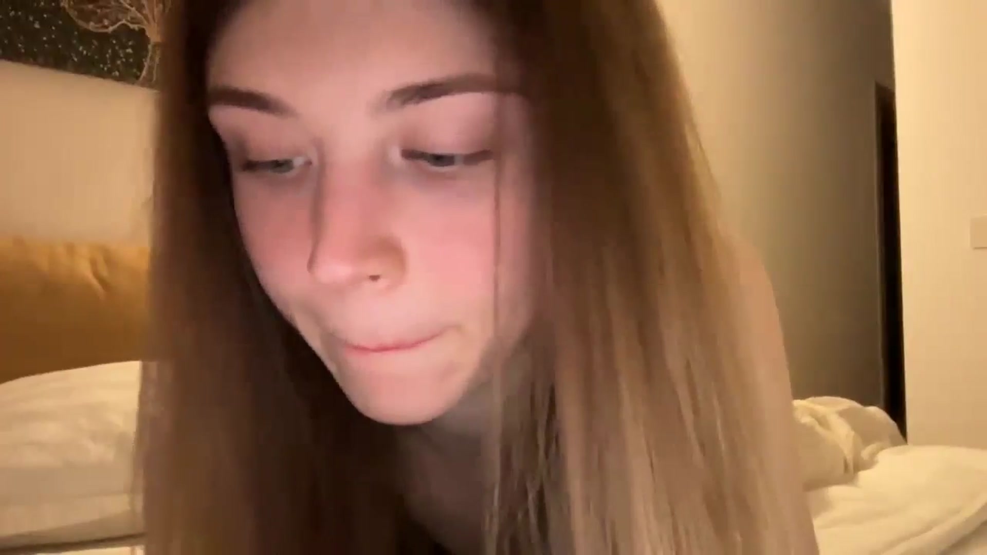 Gallery image thumbnail from Coconut_dream's myfreecams stream on, 04/26/2024, 21:08 image 10 of 20