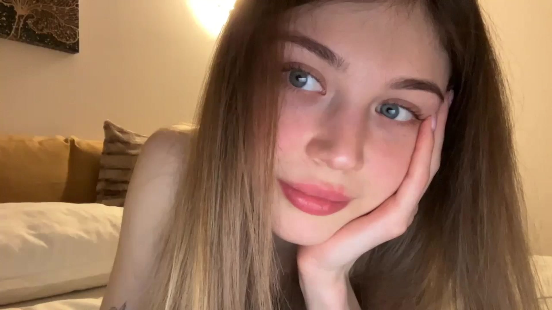 Gallery image thumbnail from Coconut_dream's myfreecams stream on, 04/26/2024, 21:08 image 8 of 20