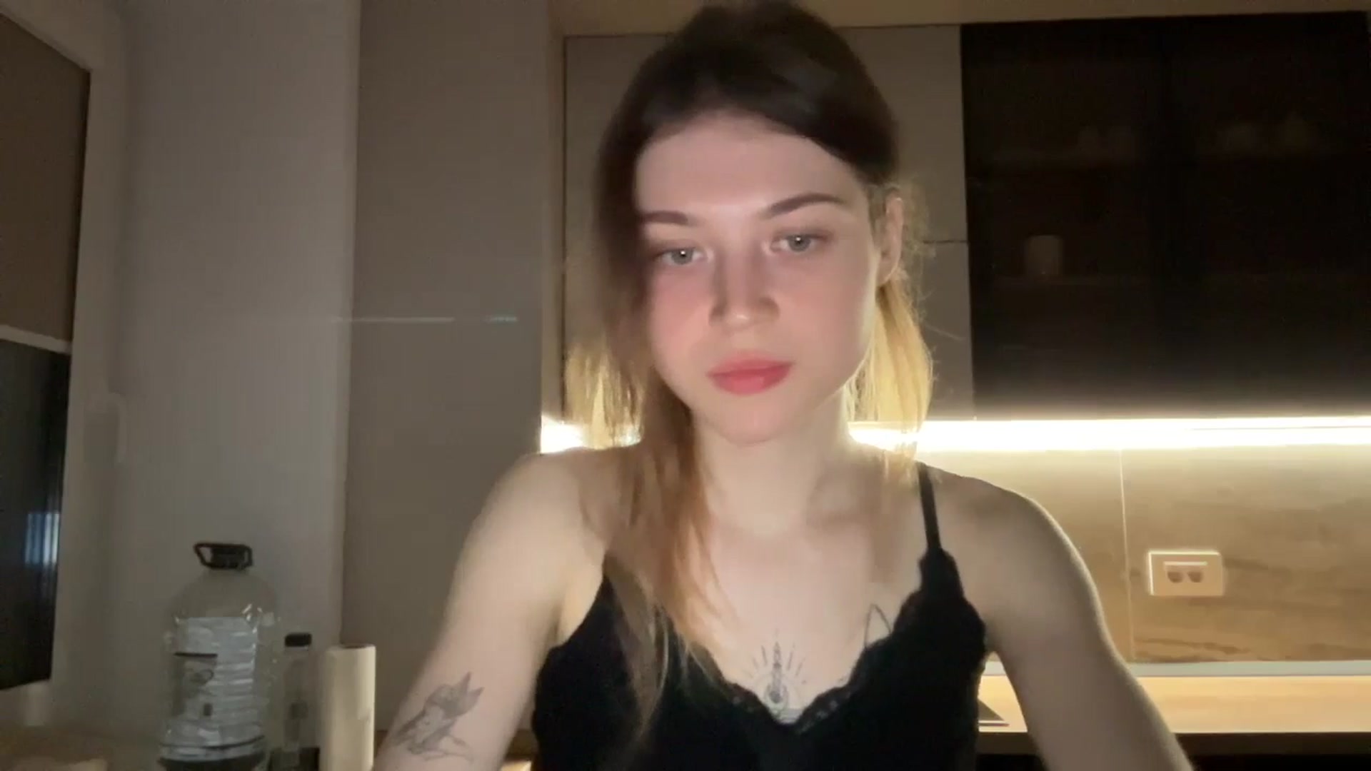 Gallery image thumbnail from Coconut_dream's myfreecams stream on, 04/27/2024, 20:00 image 12 of 20