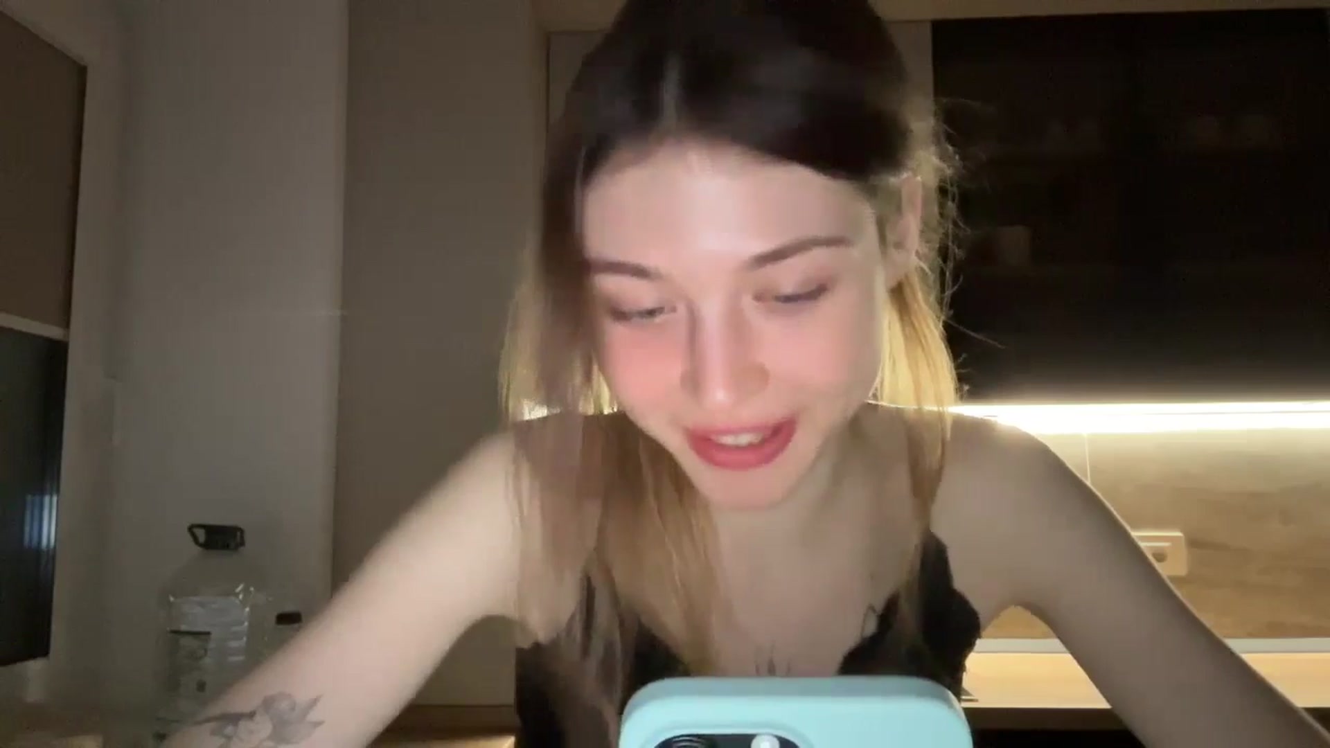 Gallery image thumbnail from Coconut_dream's myfreecams stream on, 04/27/2024, 20:00 image 9 of 20