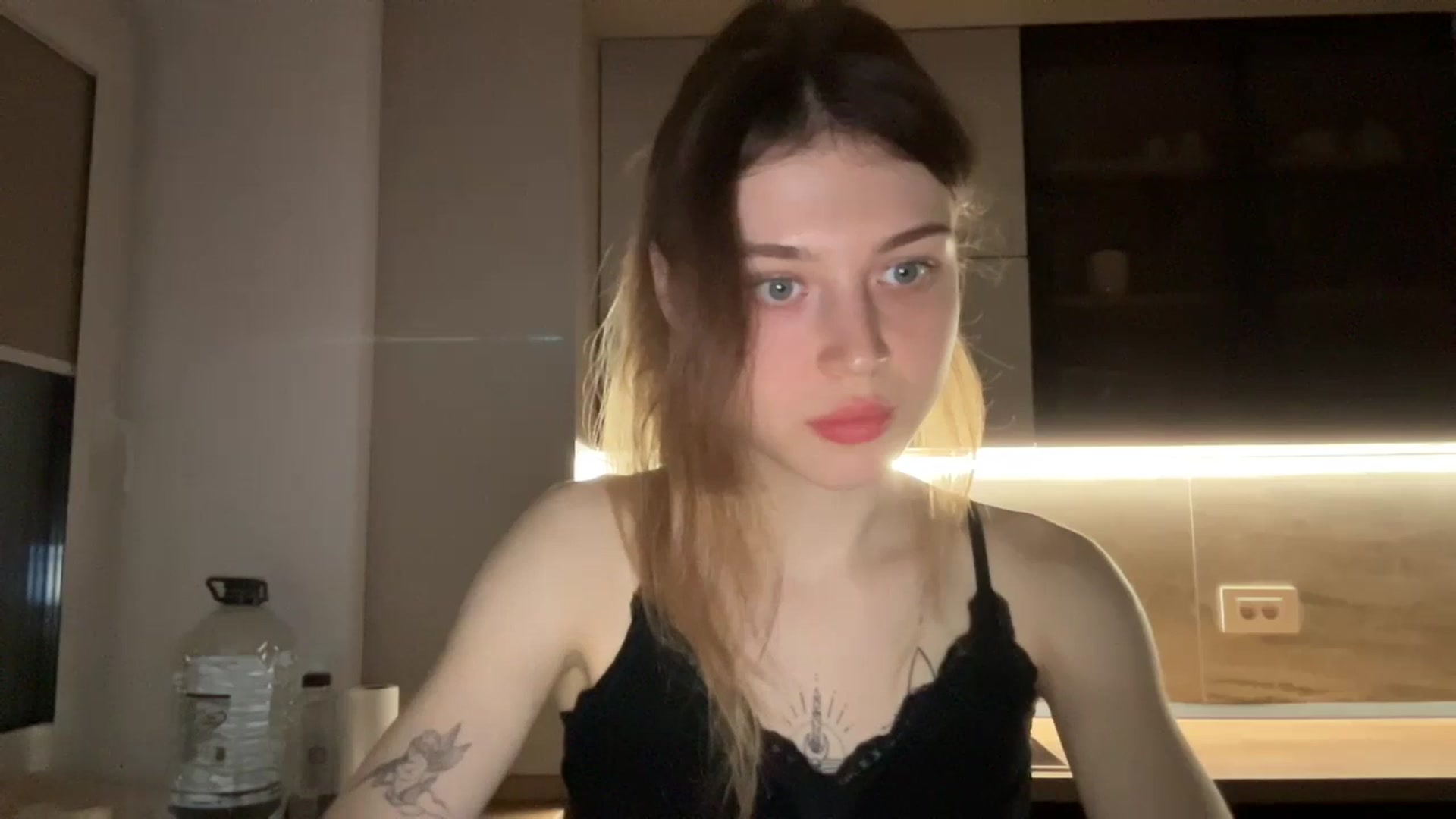 Gallery image thumbnail from Coconut_dream's myfreecams stream on, 04/27/2024, 20:00 image 13 of 20