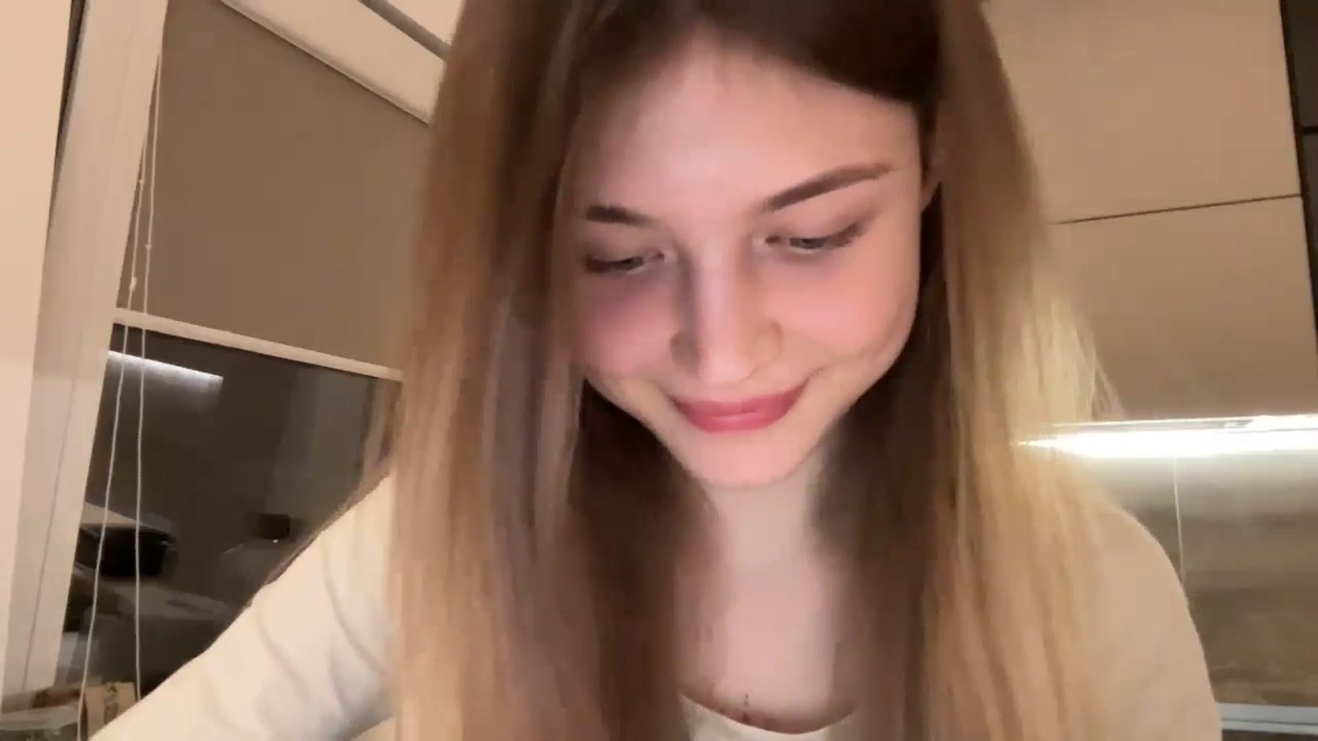 Gallery image thumbnail from Coconut_dream's myfreecams stream on, 04/28/2024, 20:55 image 15 of 20