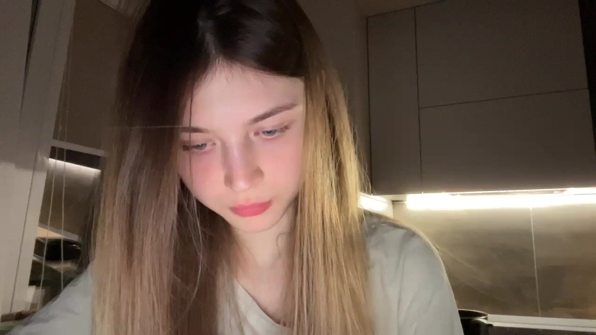 Gallery image thumbnail from Coconut_dream's myfreecams stream on, 04/28/2024, 20:55 image 10 of 20