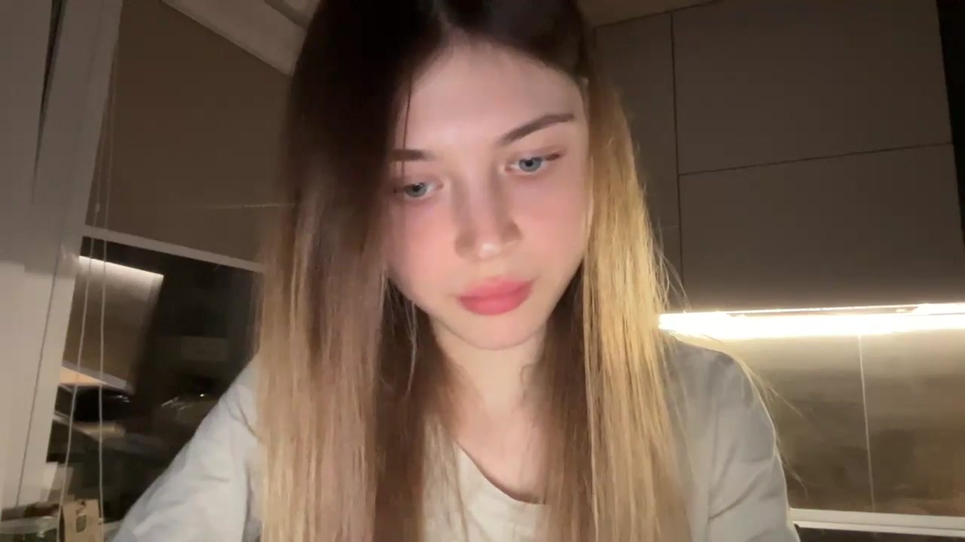 Gallery image thumbnail from Coconut_dream's myfreecams stream on, 04/28/2024, 20:55 image 4 of 20