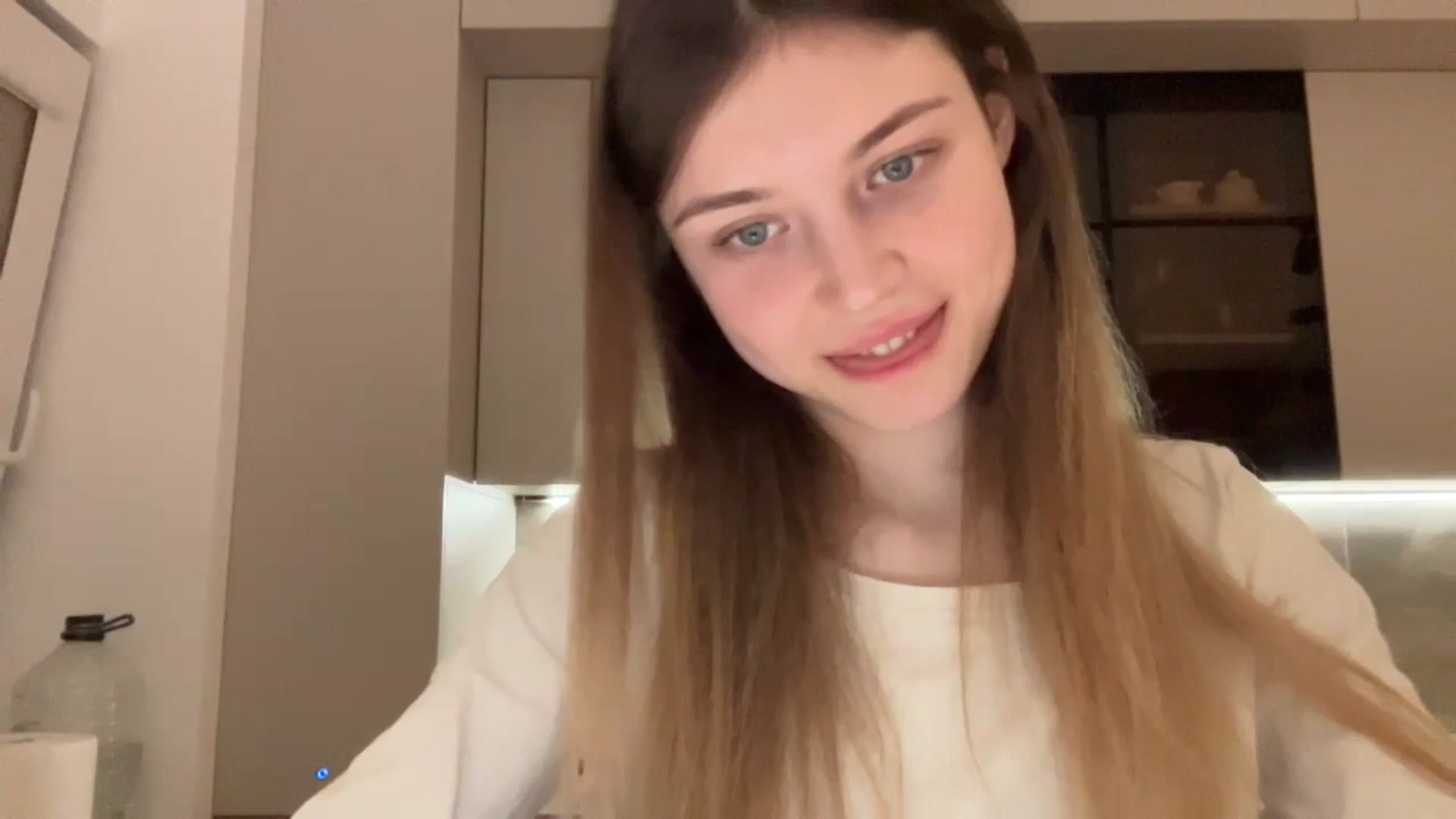 Gallery image thumbnail from Coconut_dream's myfreecams stream on, 04/28/2024, 21:54 image 12 of 20