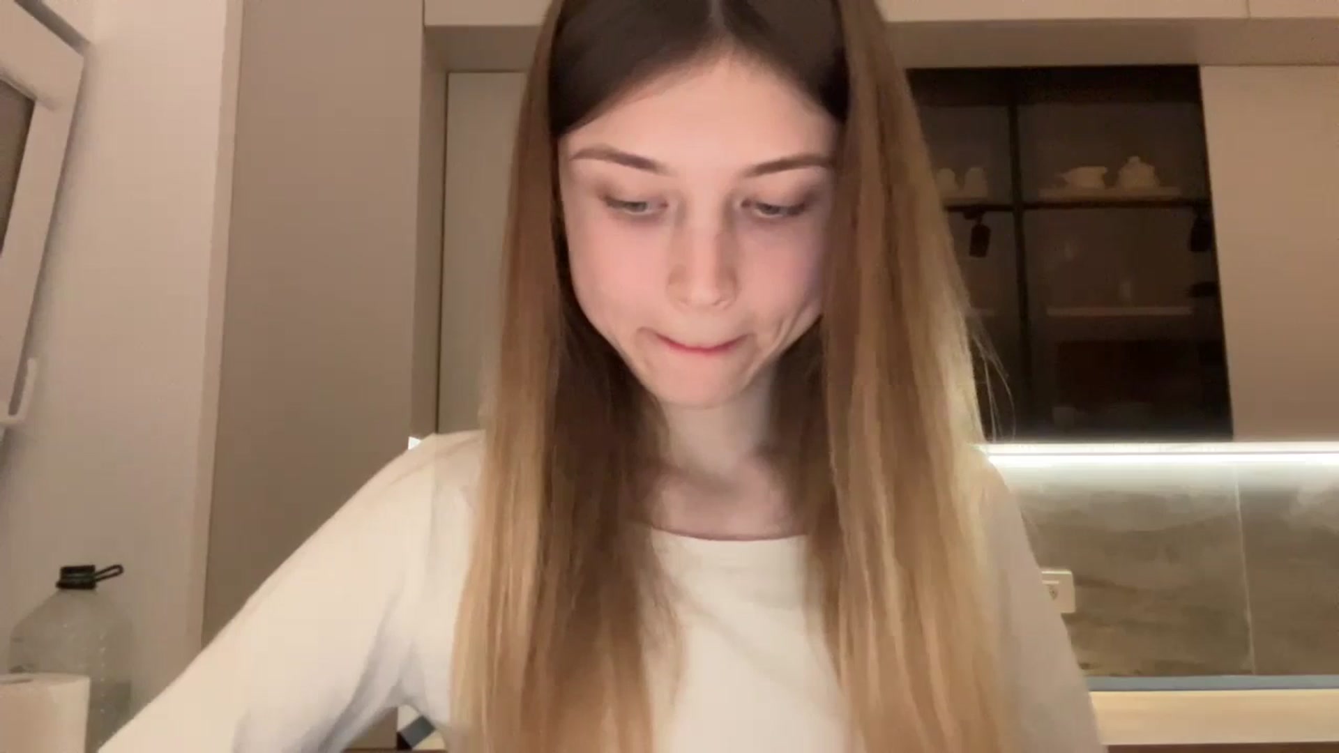 Gallery image thumbnail from Coconut_dream's myfreecams stream on, 04/28/2024, 21:54 image 6 of 20