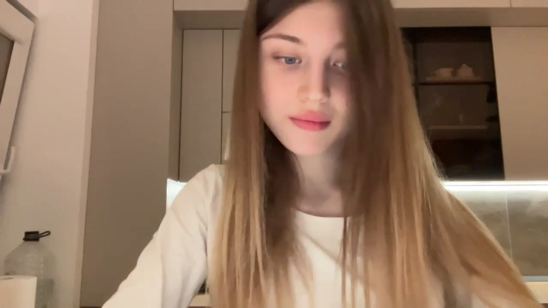 Gallery image thumbnail from Coconut_dream's myfreecams stream on, 04/28/2024, 21:54 image 11 of 20