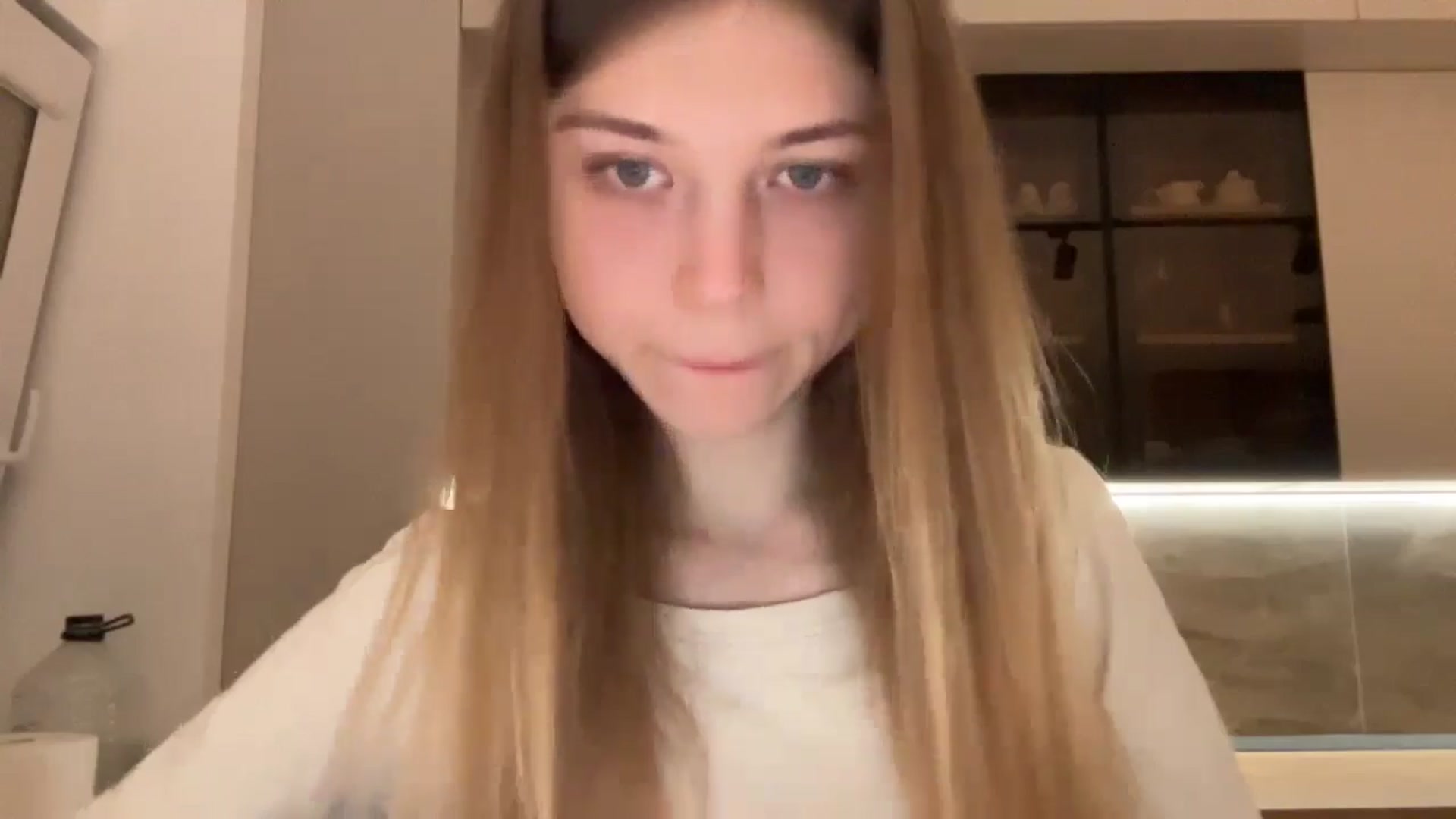 Gallery image thumbnail from Coconut_dream's myfreecams stream on, 04/28/2024, 21:54 image 7 of 20