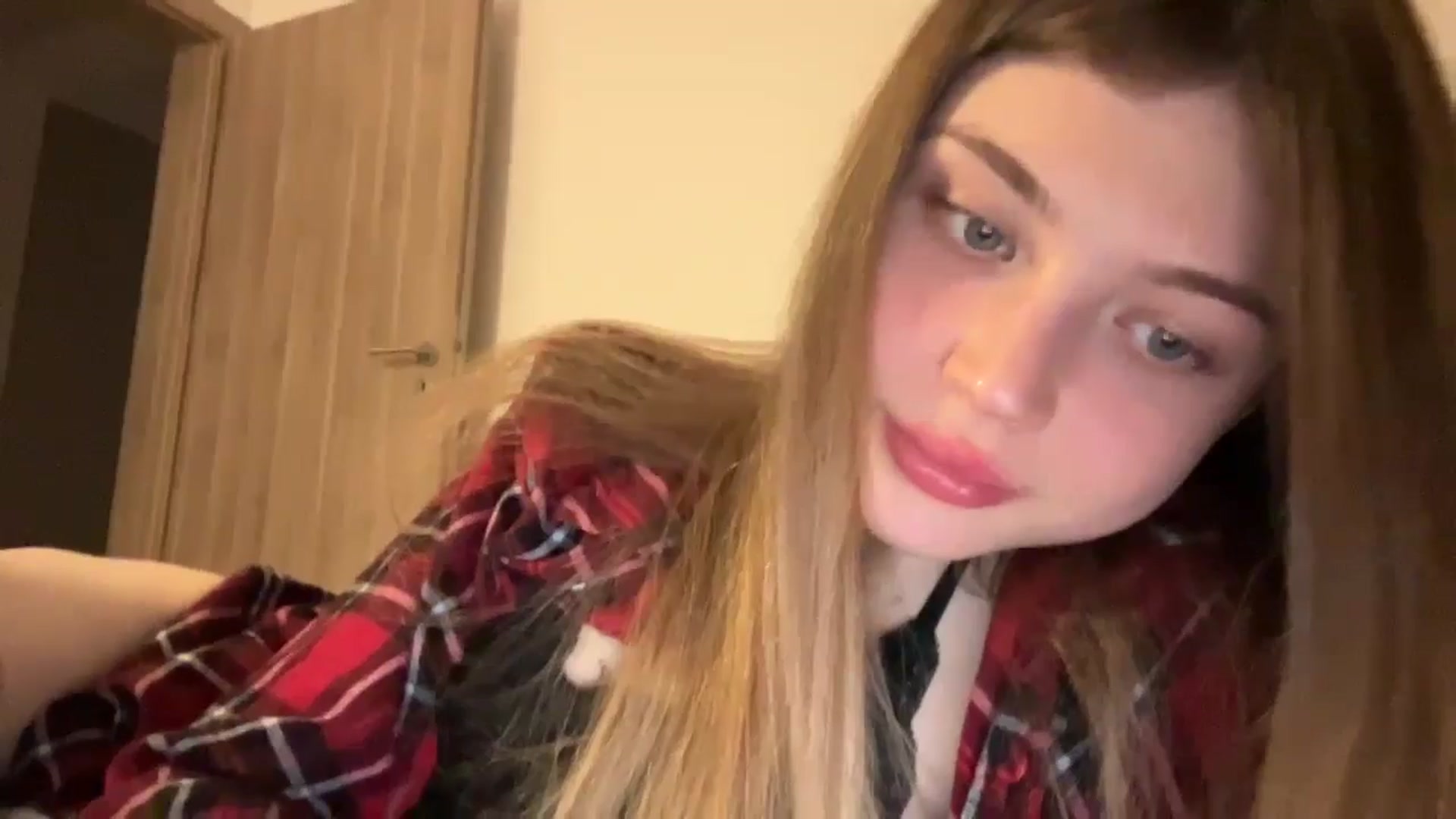 Gallery image thumbnail from Coconut_dream's myfreecams stream on, 05/02/2024, 21:31 image 20 of 20