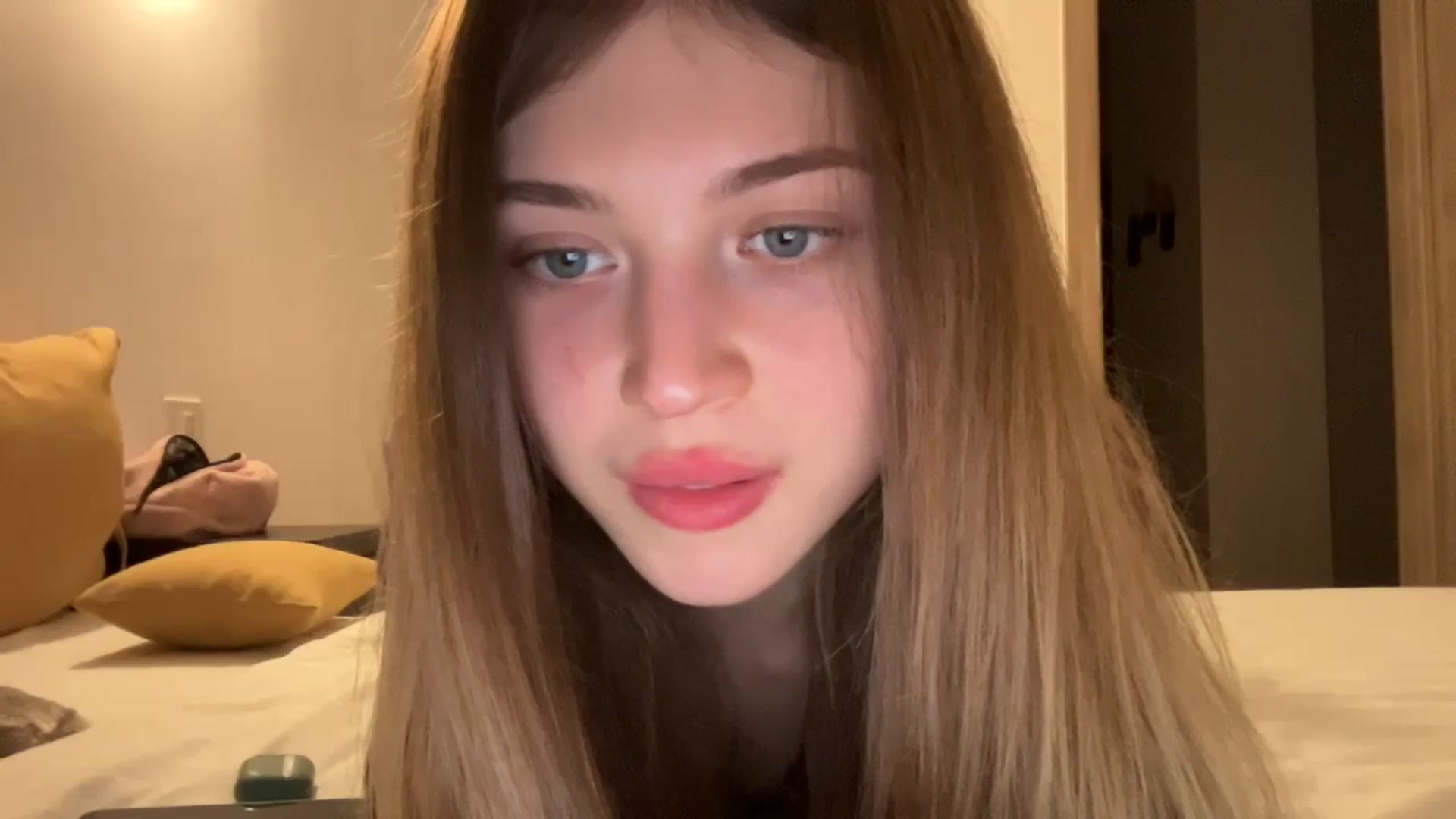 Gallery image thumbnail from Coconut_dream's myfreecams stream on, 05/02/2024, 21:31 image 13 of 20
