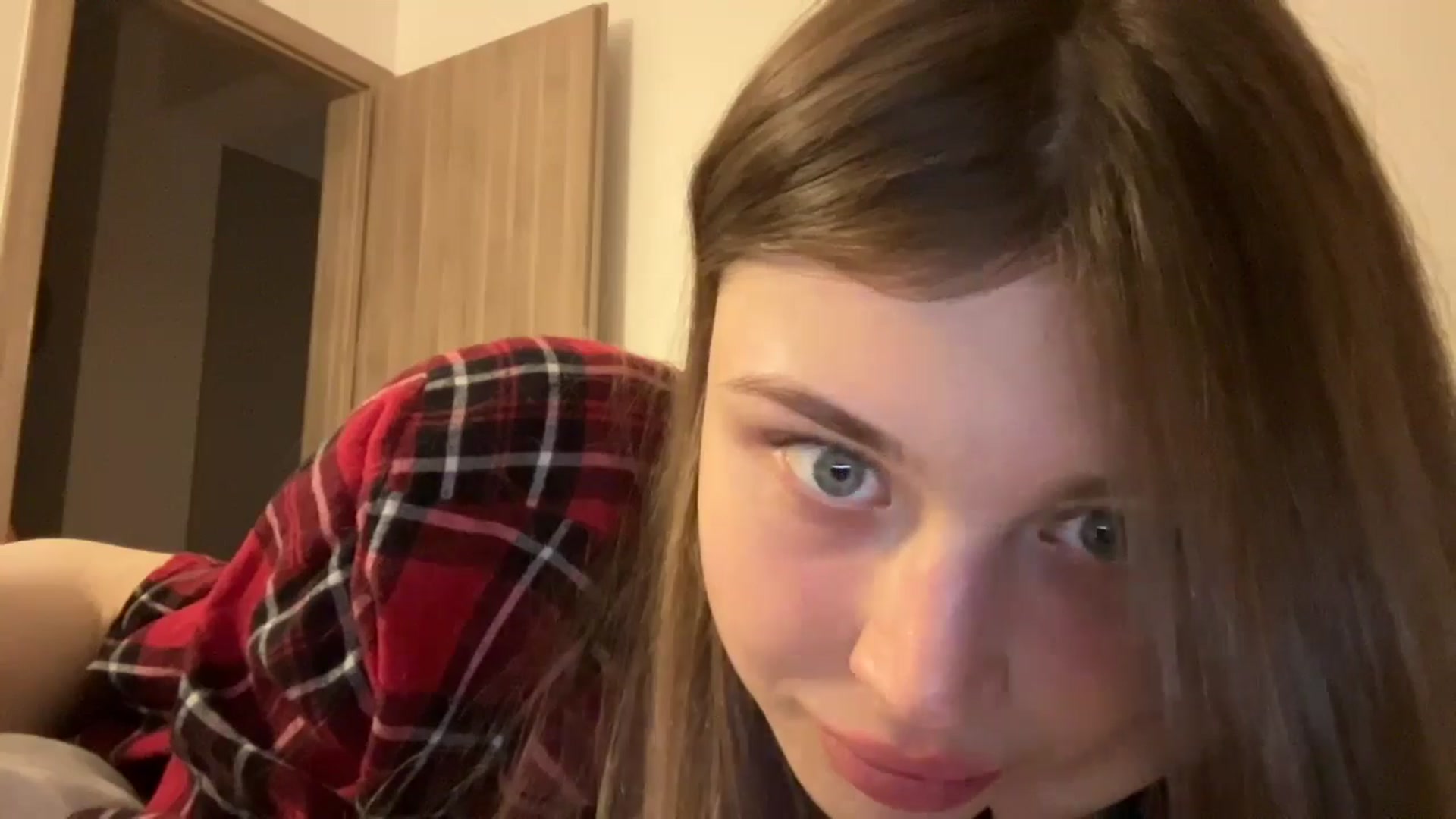 Gallery image thumbnail from Coconut_dream's myfreecams stream on, 05/02/2024, 21:31 image 4 of 20