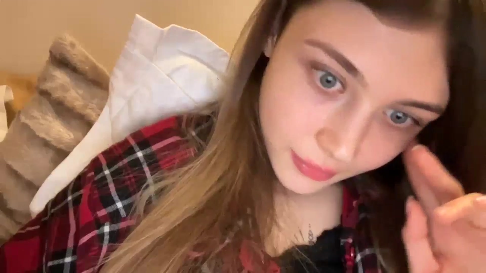 Gallery image thumbnail from Coconut_dream's myfreecams stream on, 05/02/2024, 22:35 image 15 of 20
