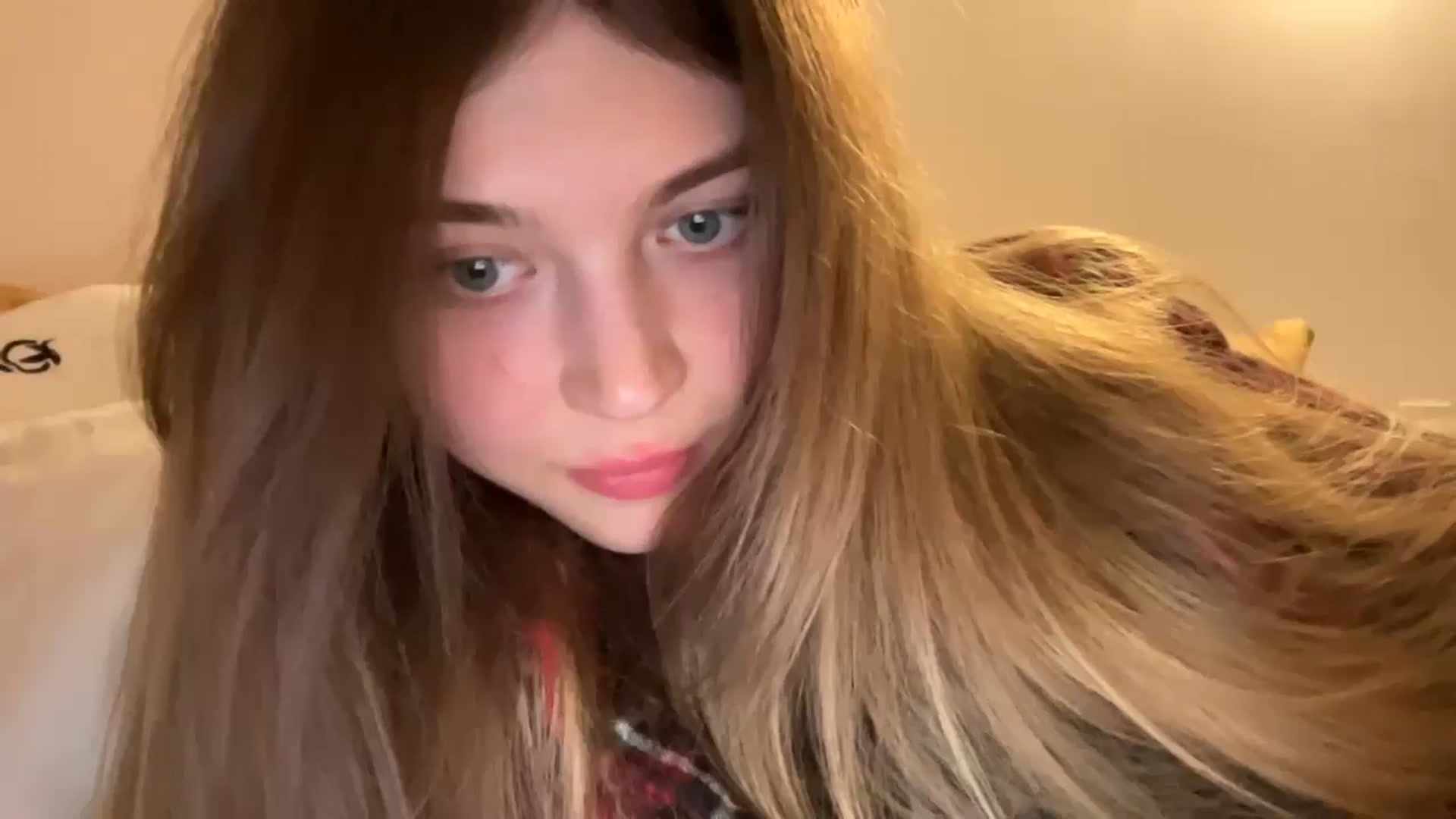 Gallery image thumbnail from Coconut_dream's myfreecams stream on, 05/02/2024, 22:35 image 5 of 20
