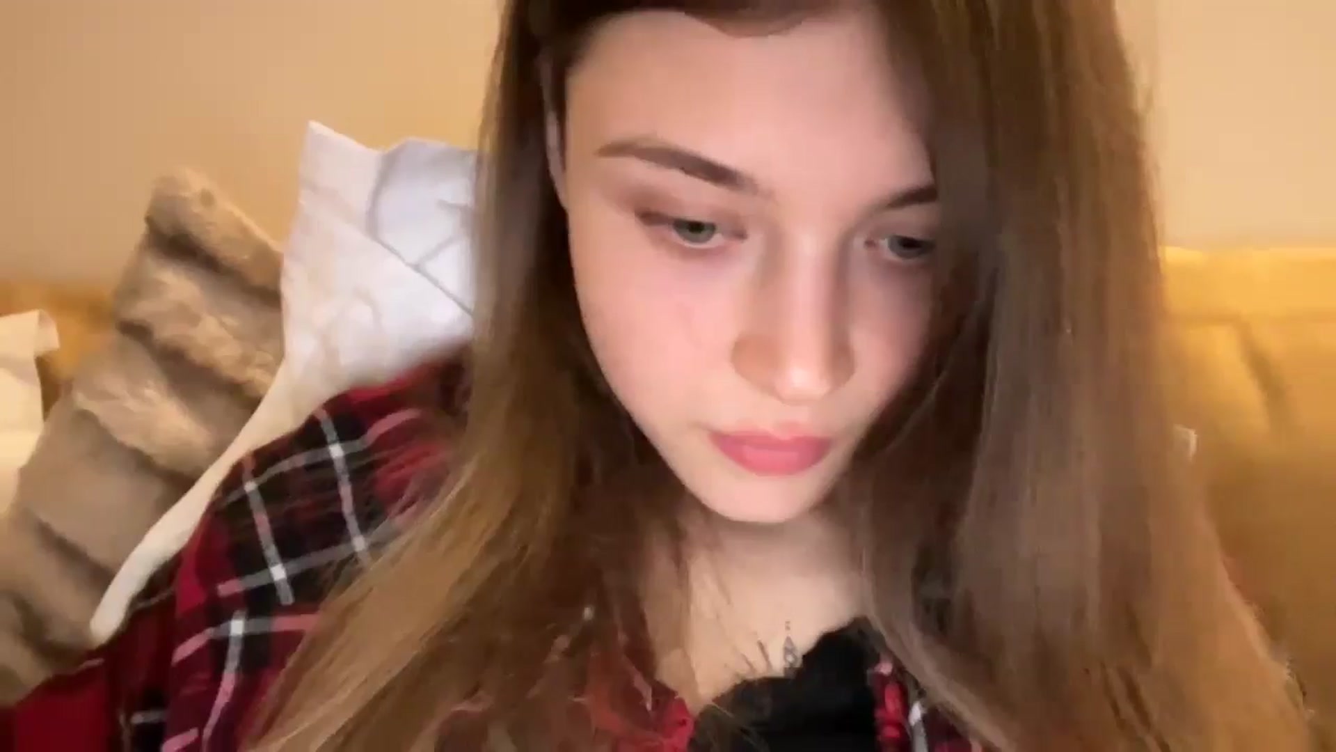 Gallery image thumbnail from Coconut_dream's myfreecams stream on, 05/02/2024, 22:35 image 12 of 20