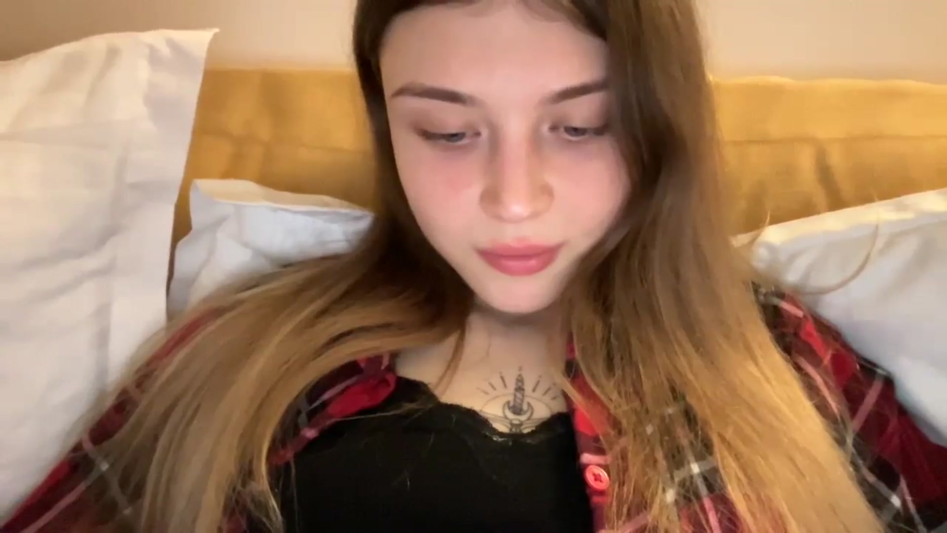 Gallery image thumbnail from Coconut_dream's myfreecams stream on, 05/03/2024, 21:03 image 12 of 20