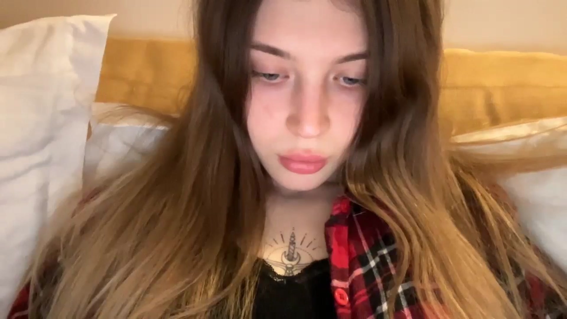 Gallery image thumbnail from Coconut_dream's myfreecams stream on, 05/03/2024, 21:03 image 5 of 20