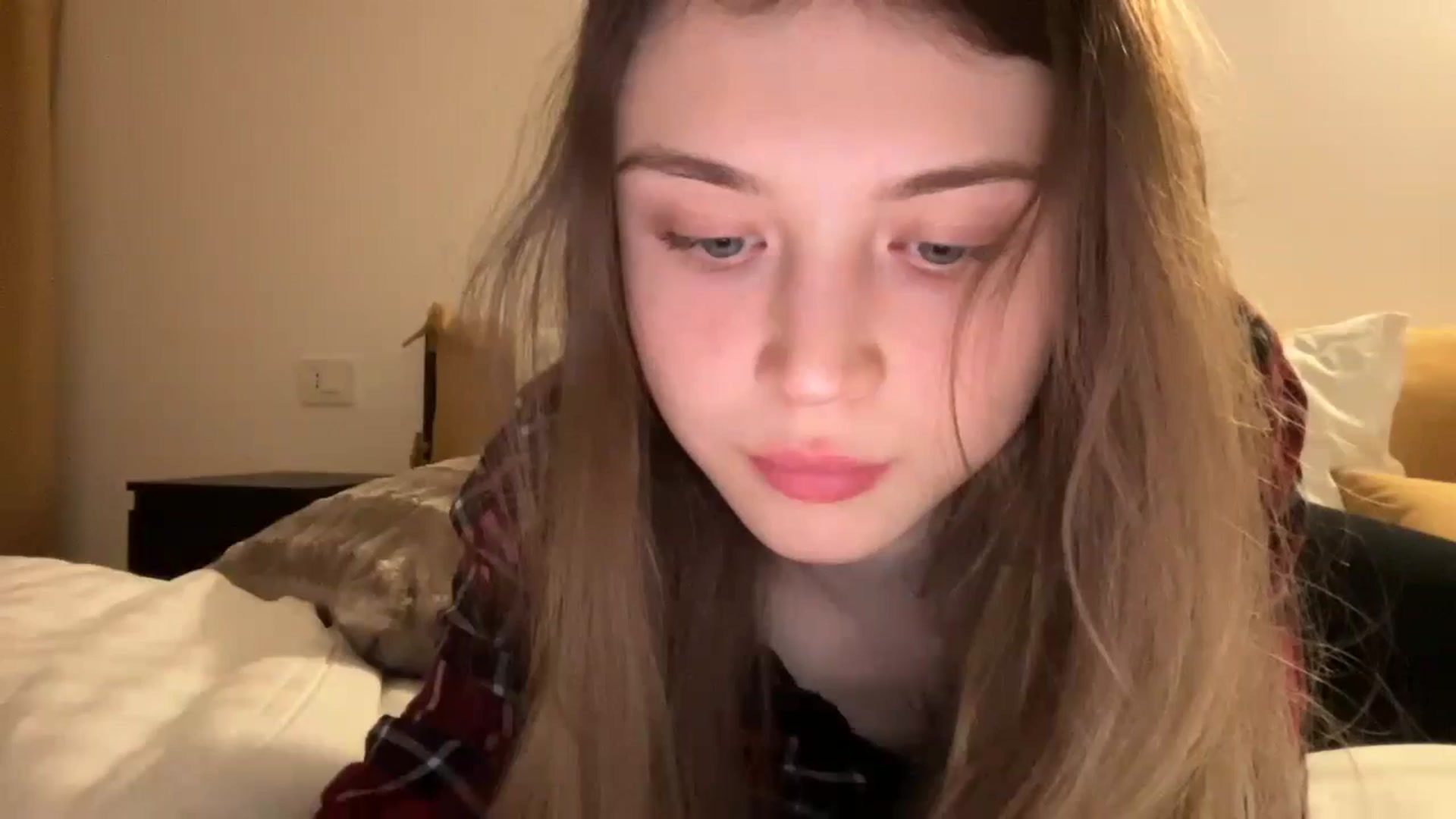 Gallery image thumbnail from Coconut_dream's myfreecams stream on, 05/03/2024, 21:03 image 19 of 20