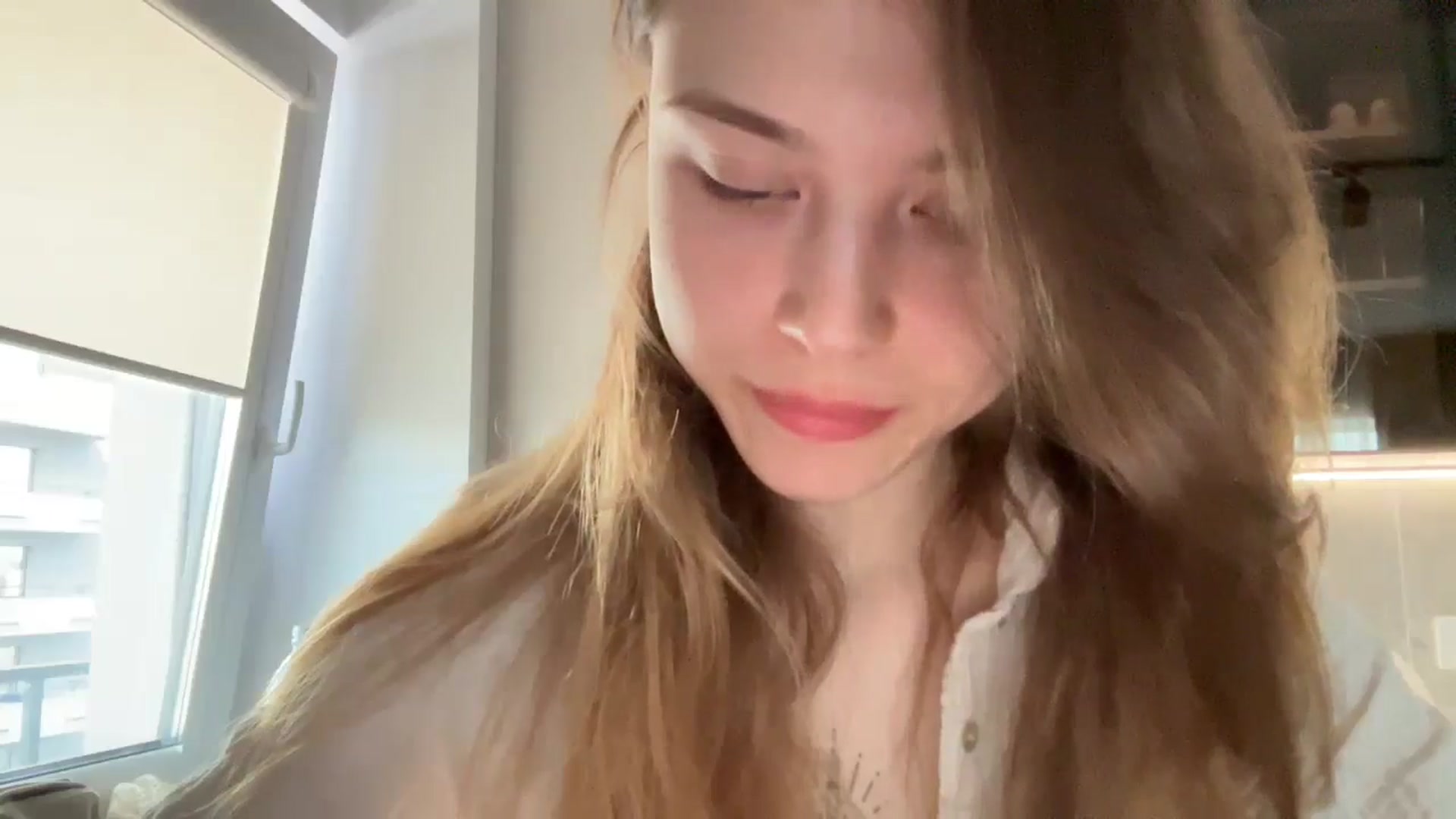 Gallery image thumbnail from Coconut_dream's myfreecams stream on, 05/04/2024, 06:30 image 10 of 20