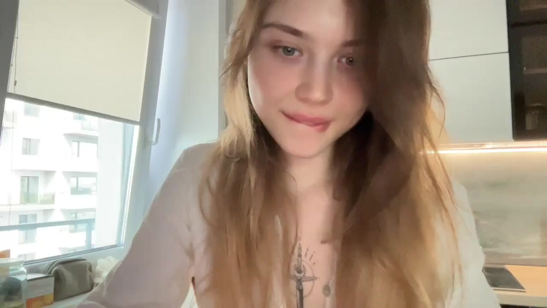 Gallery image thumbnail from Coconut_dream's myfreecams stream on, 05/04/2024, 07:35 image 1 of 20